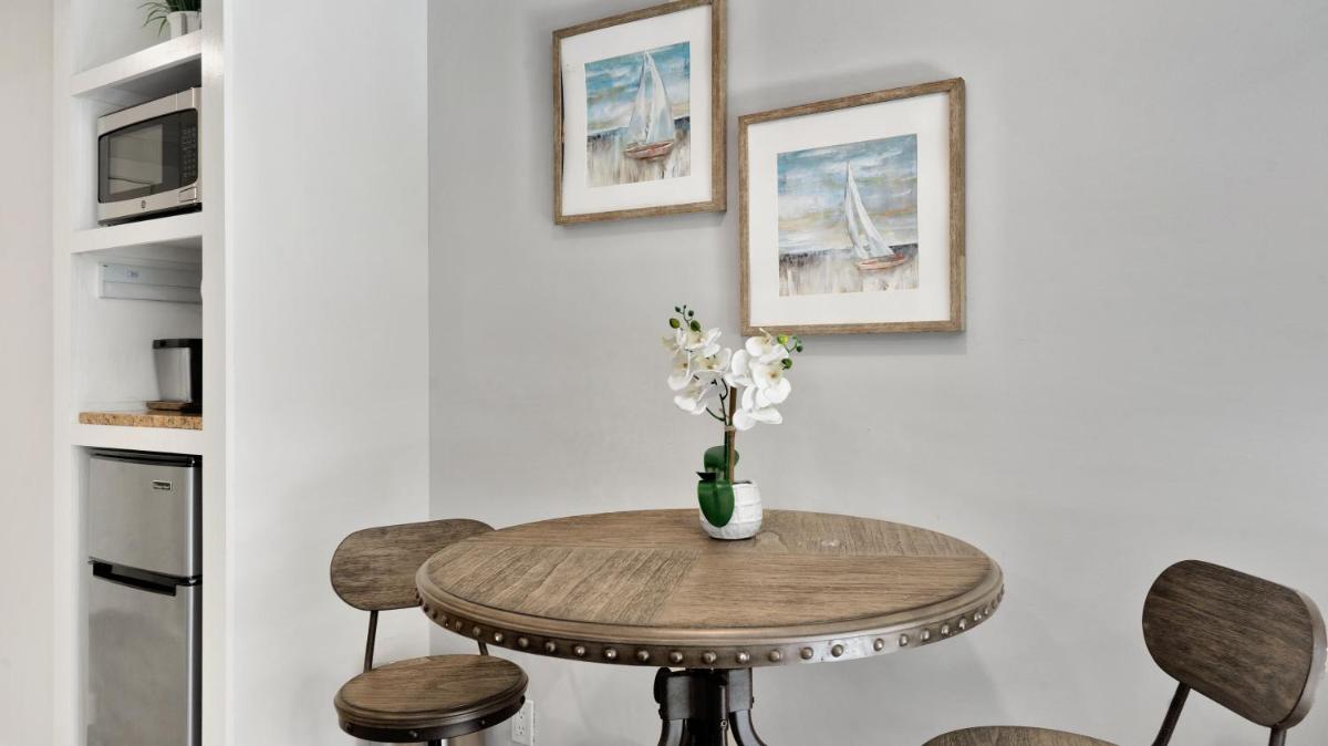 East Hampton House Resort 221