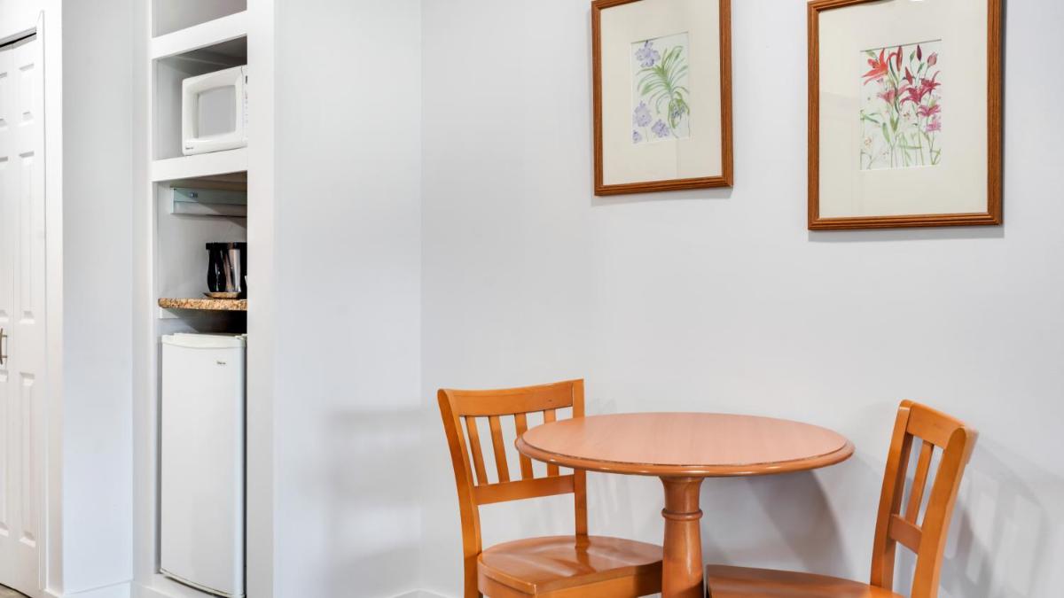 East Hampton House Resort 230