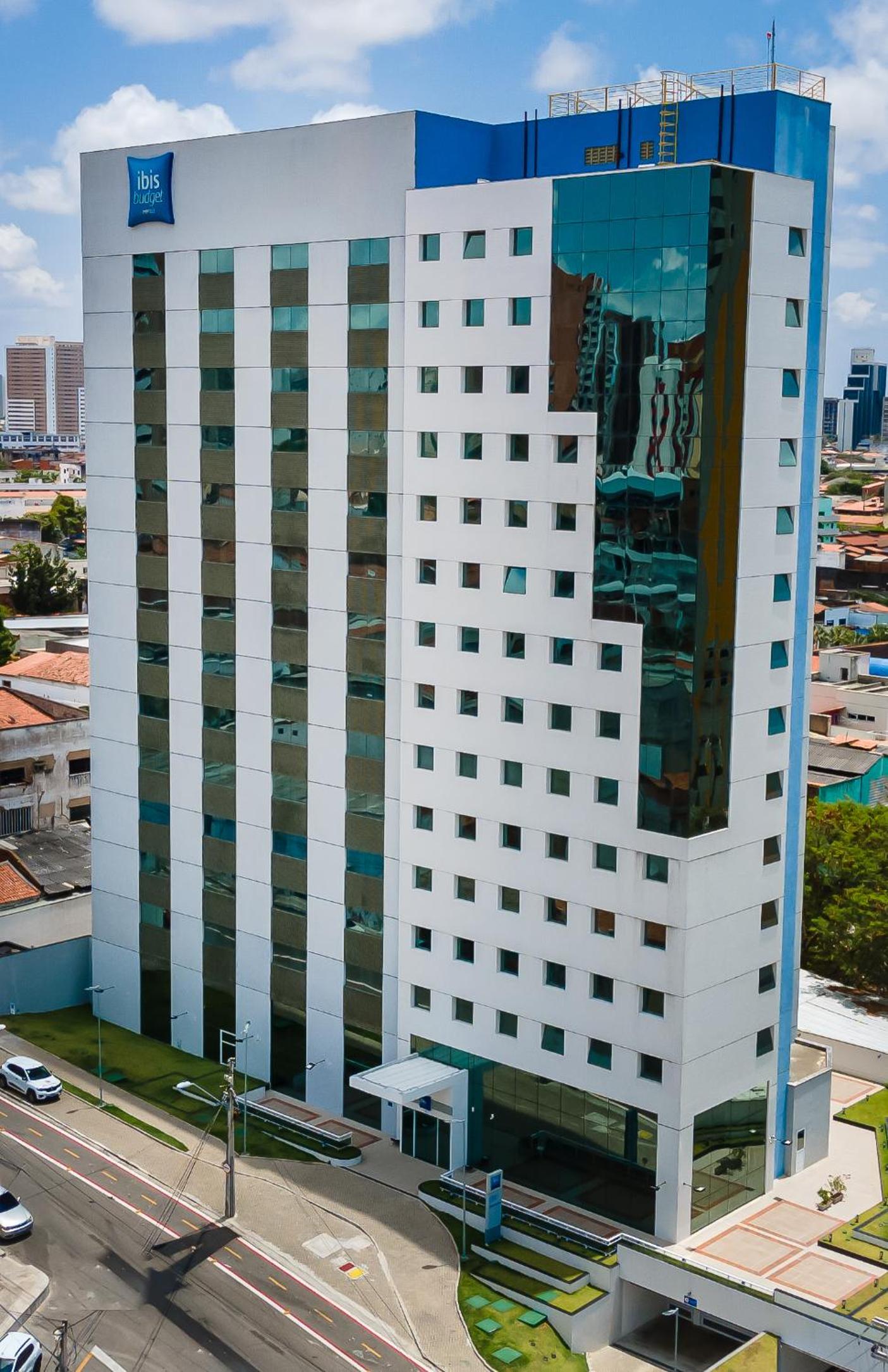 Hotel Ibis Budget Fortaleza Praia de Iracema - Image 1
