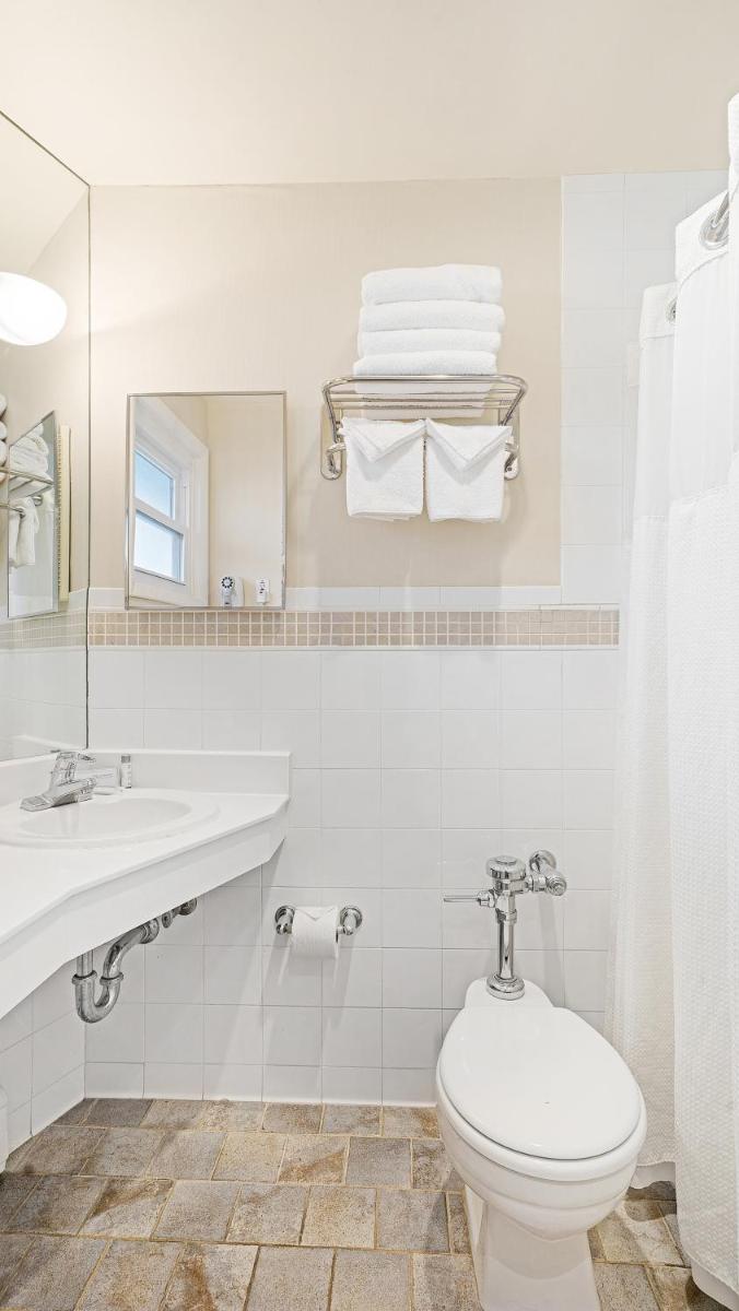 East Hampton House Resort 83