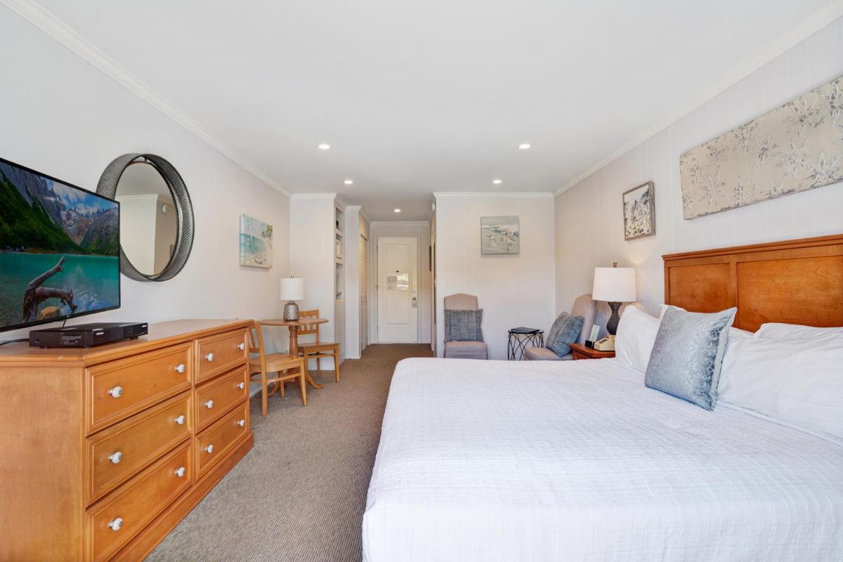 East Hampton House Resort 19