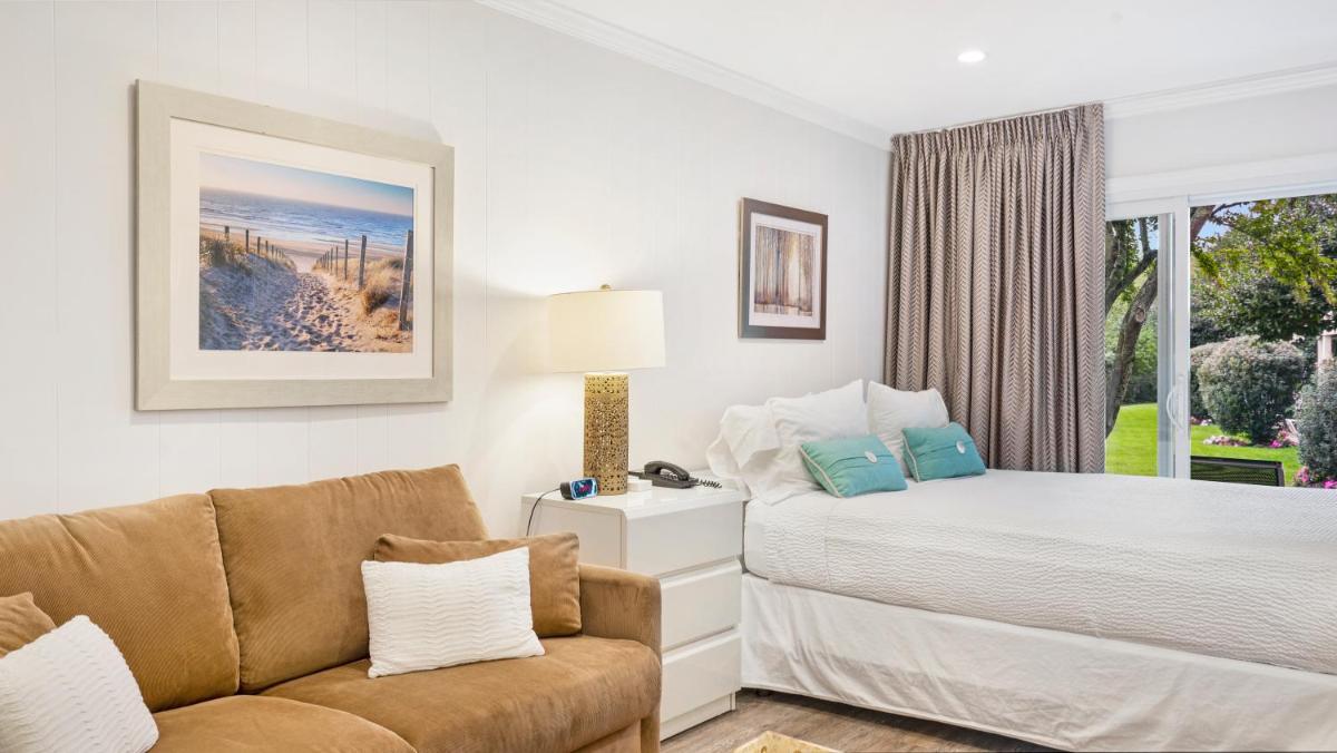East Hampton House Resort 36