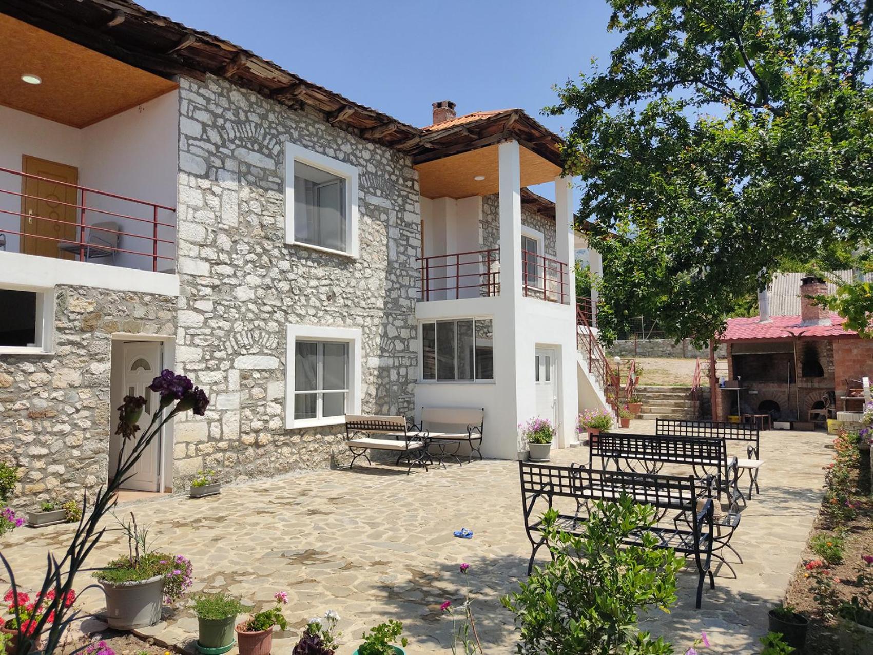 VILA DISHA