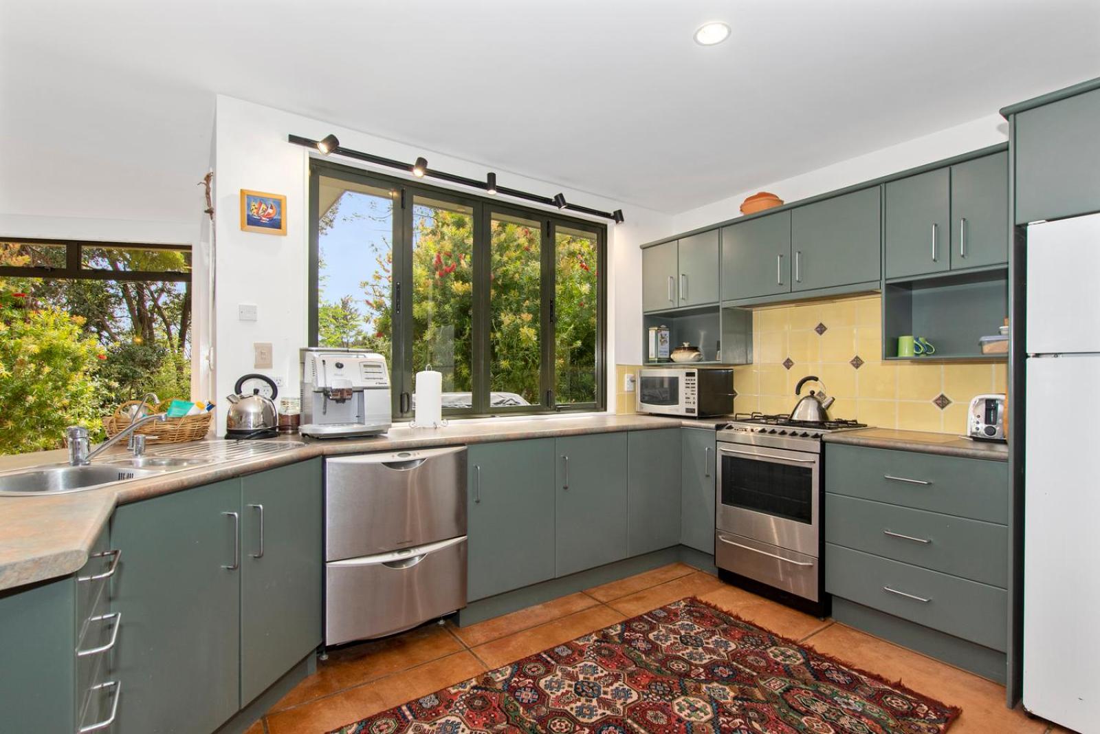 Green Oasis - Mangawhai Heads Holiday Home view 5