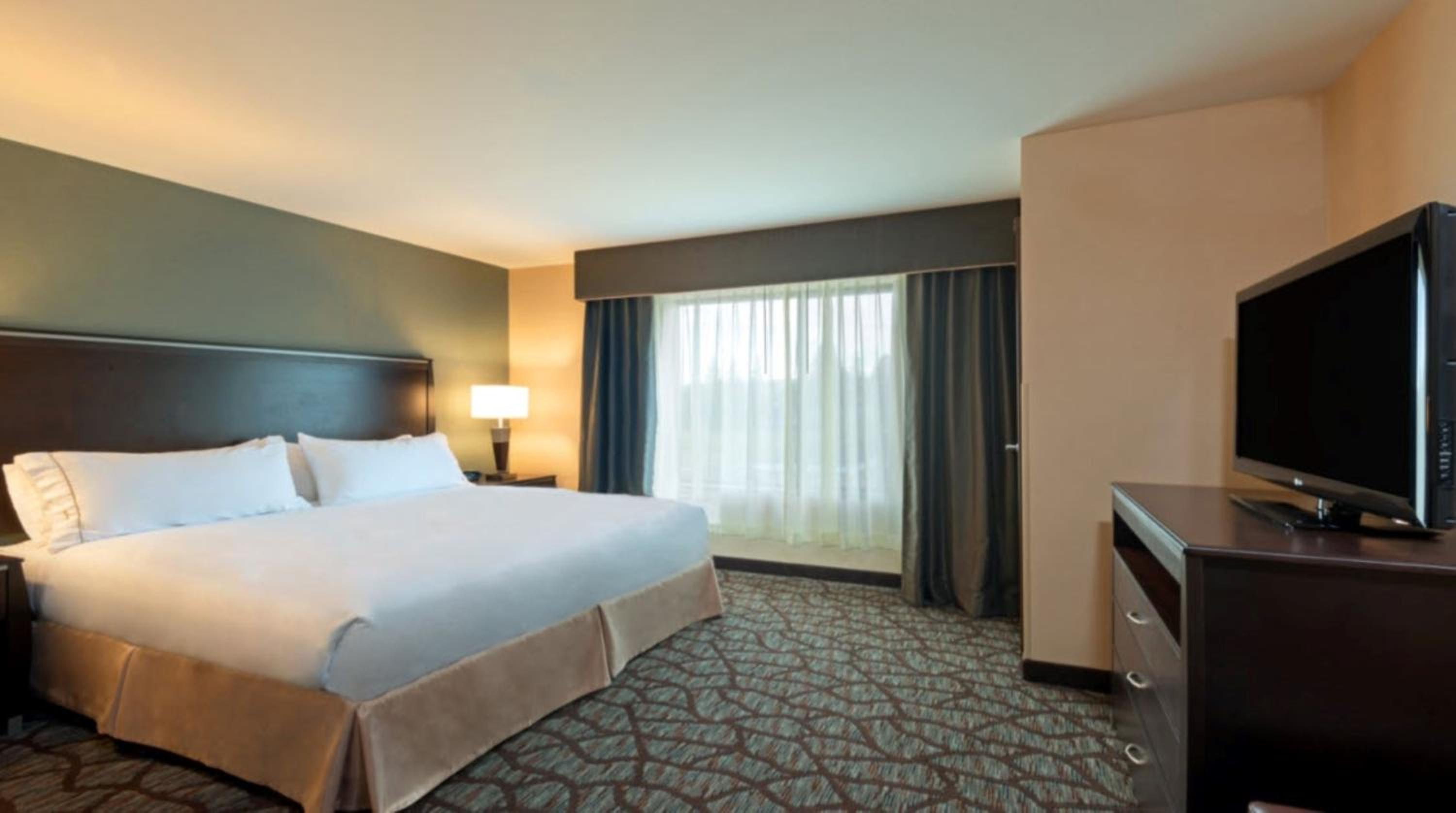Butte Vacations - Holiday Inn Express Hotel  Suites Butte, an IHG Hotel - Property Image 2