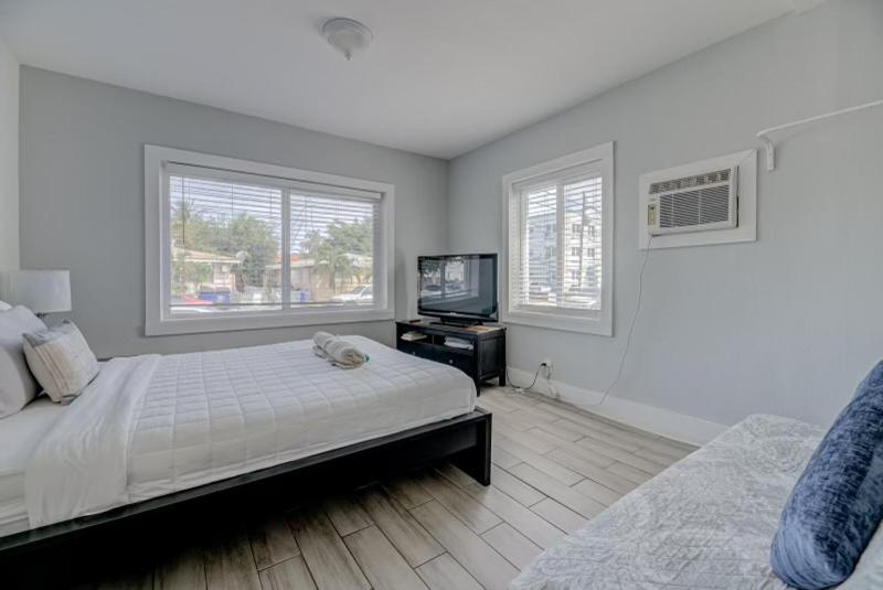 Adorable private apartments in the Heart of Miami!