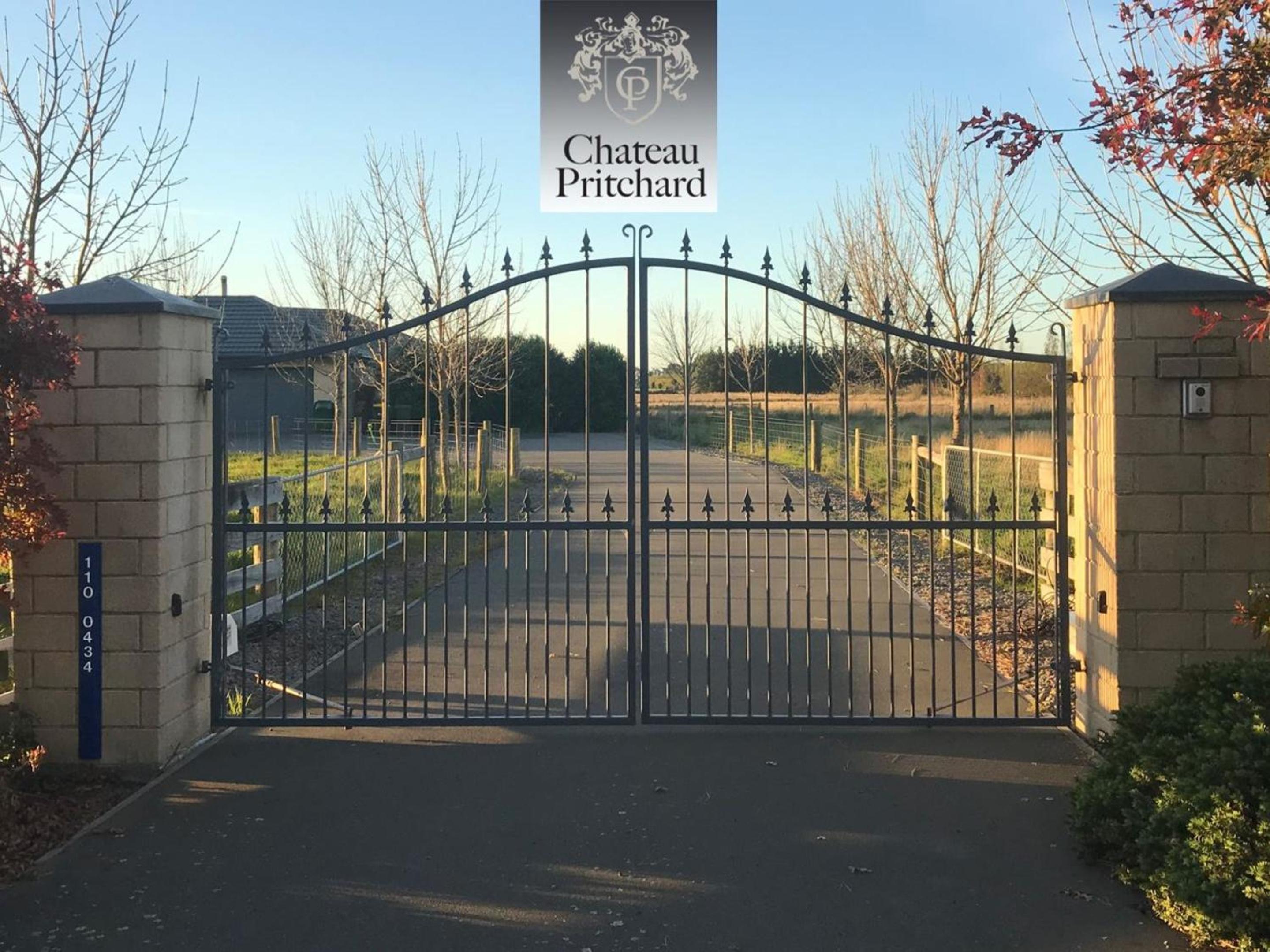 Chateau Pritchard view 3
