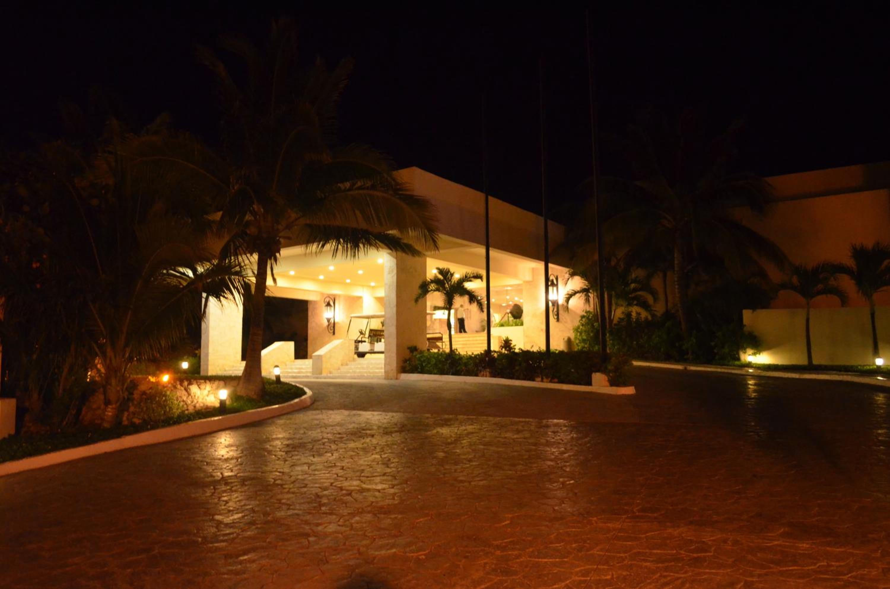 Grand Park Royal Cancun - All Inclusive photo 40 of 164