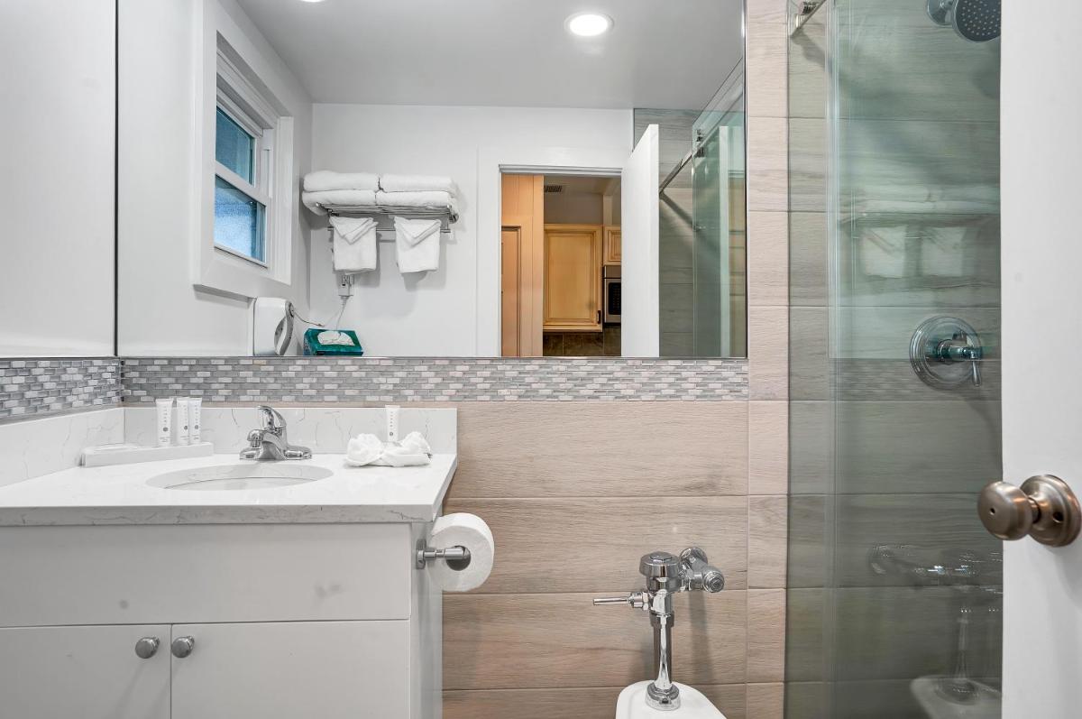 East Hampton House Resort 77