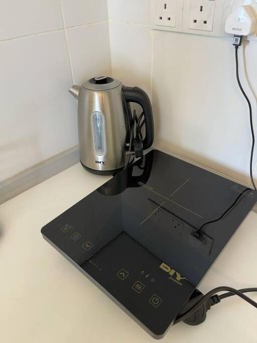 OPAHOME@SWISS GARDEN RESIDENCE (POOL VIEW) 1 Bedroom Studio with WIFI + NETFLIX photo 7