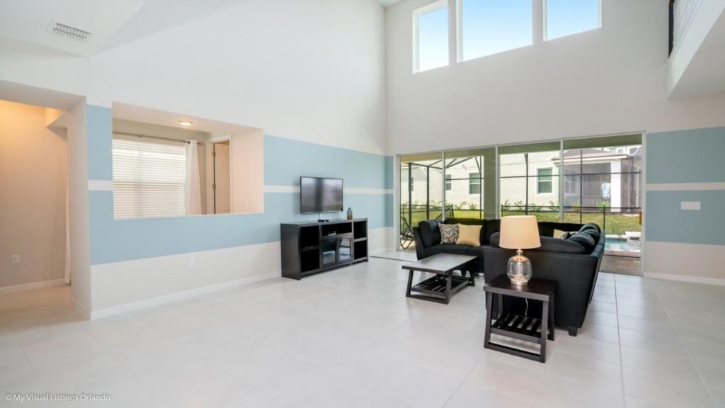 Beautiful Spacious 6 Bed Pool, Spa, Game Room villa view 3