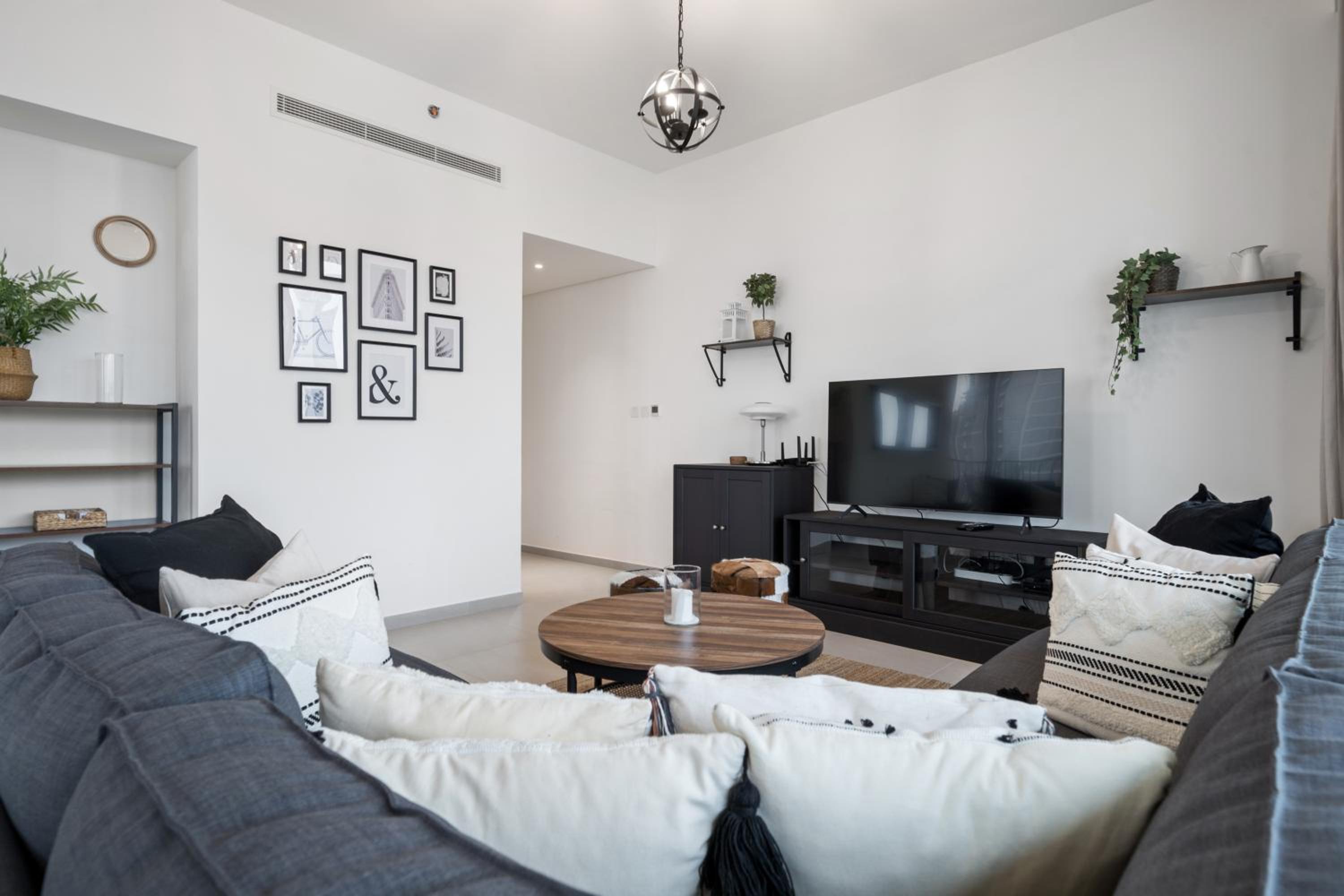Breathtaking City Views From DT Apt with Terrace