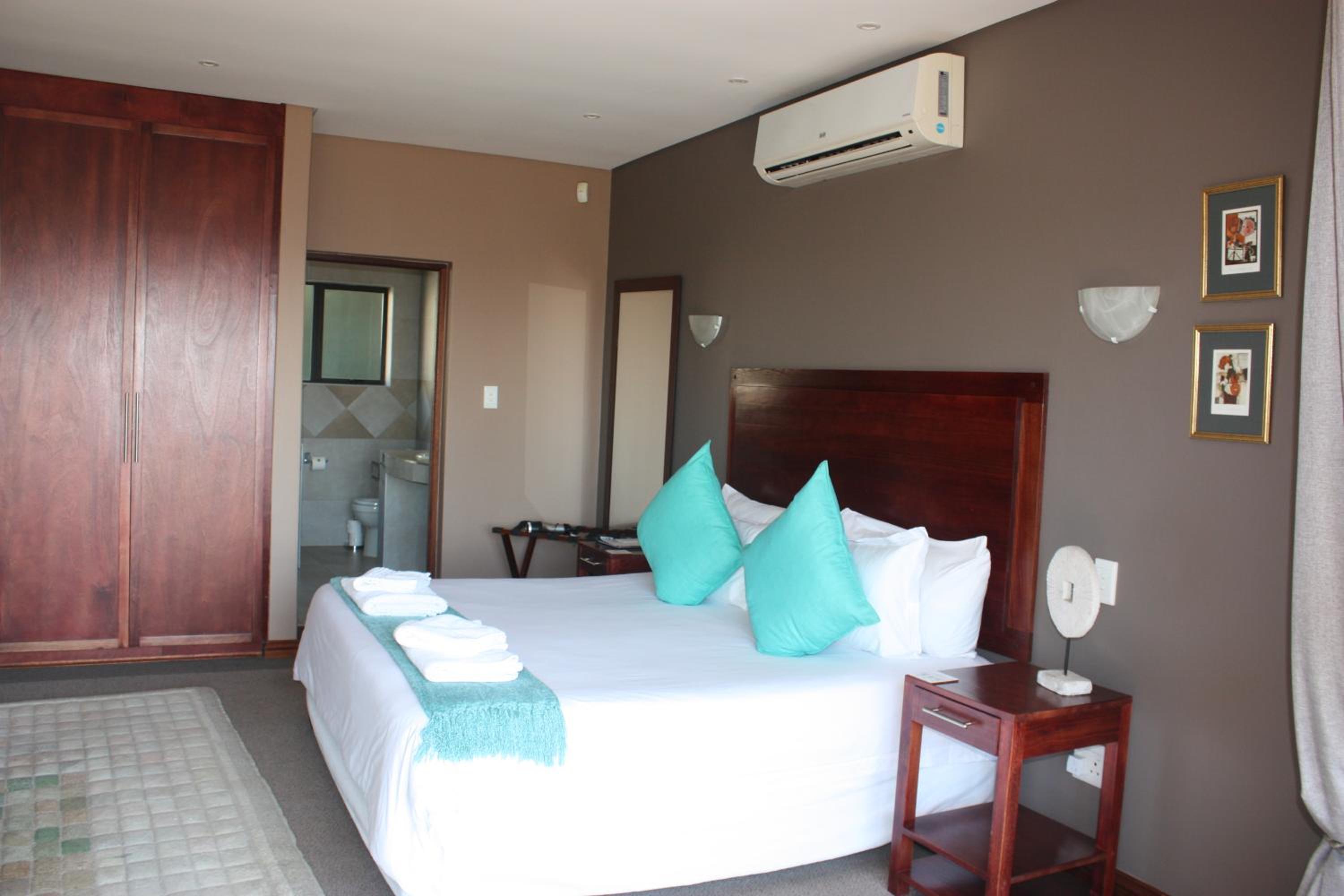 Over The Moon Guesthouse