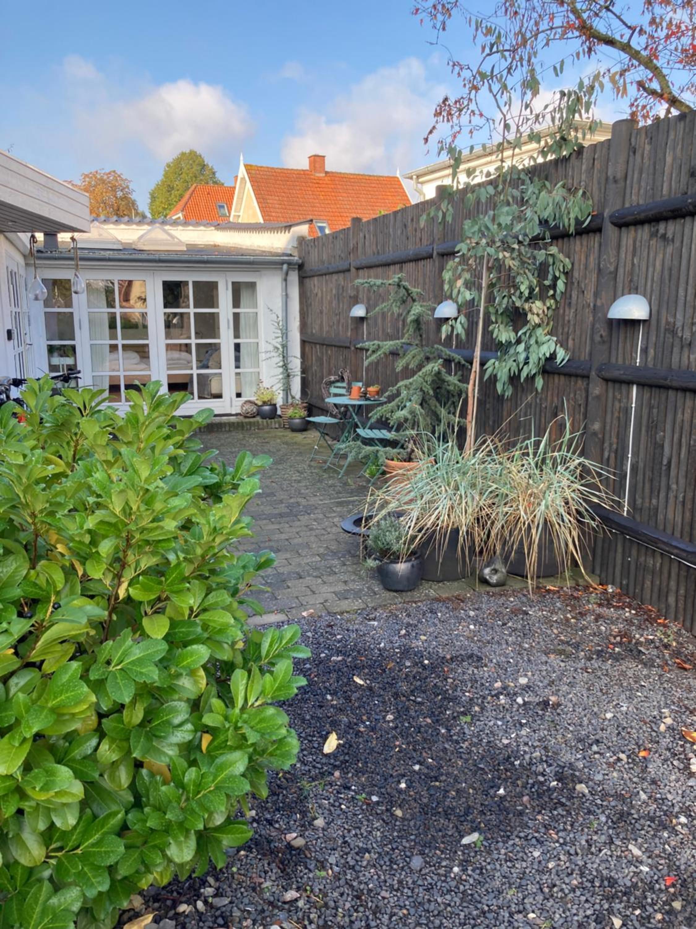Charmerende byhus i Præstø centrum