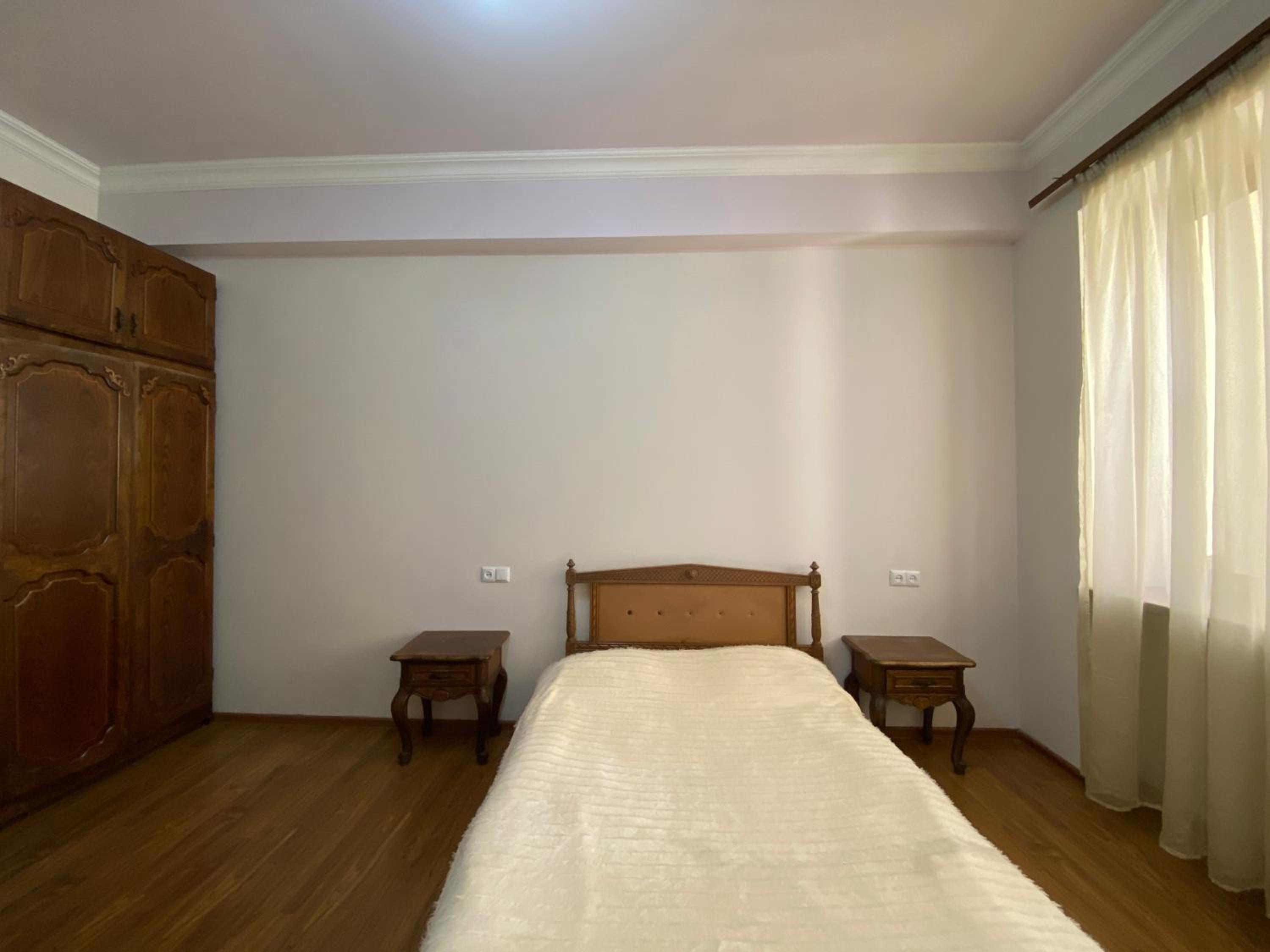 Argishti street, 2 bedrooms Spacious, Sunny apartment GL148