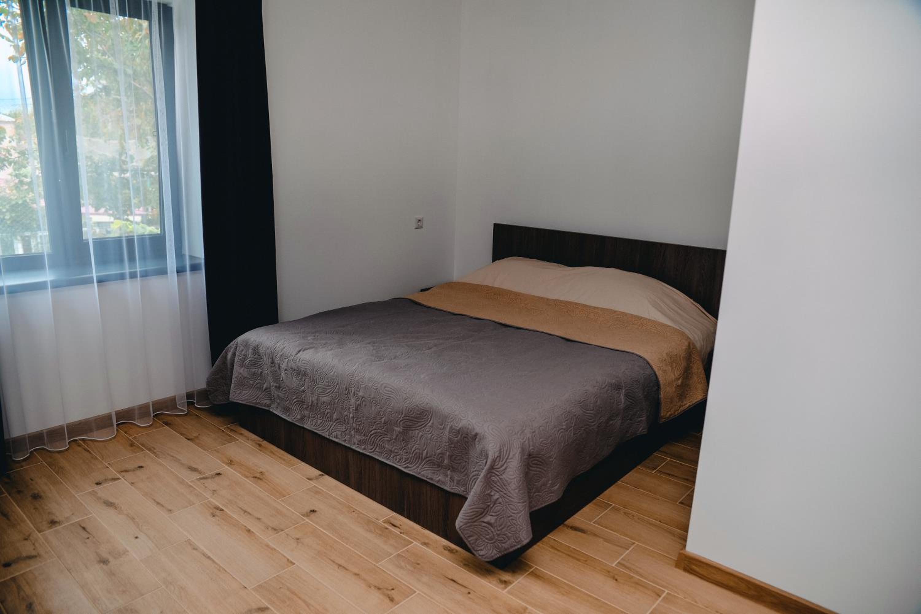 Four Rooms Apartments view 2