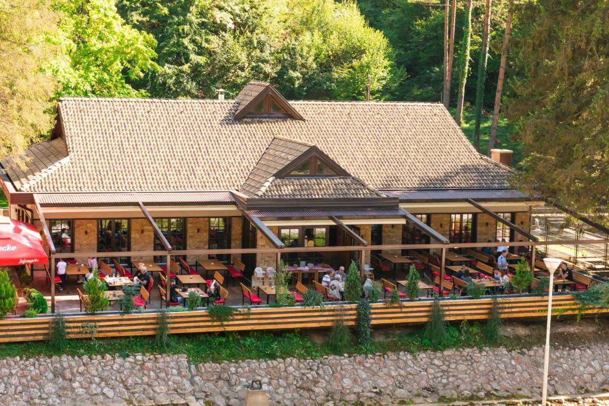 Anin Dvor Šekovići view 4
