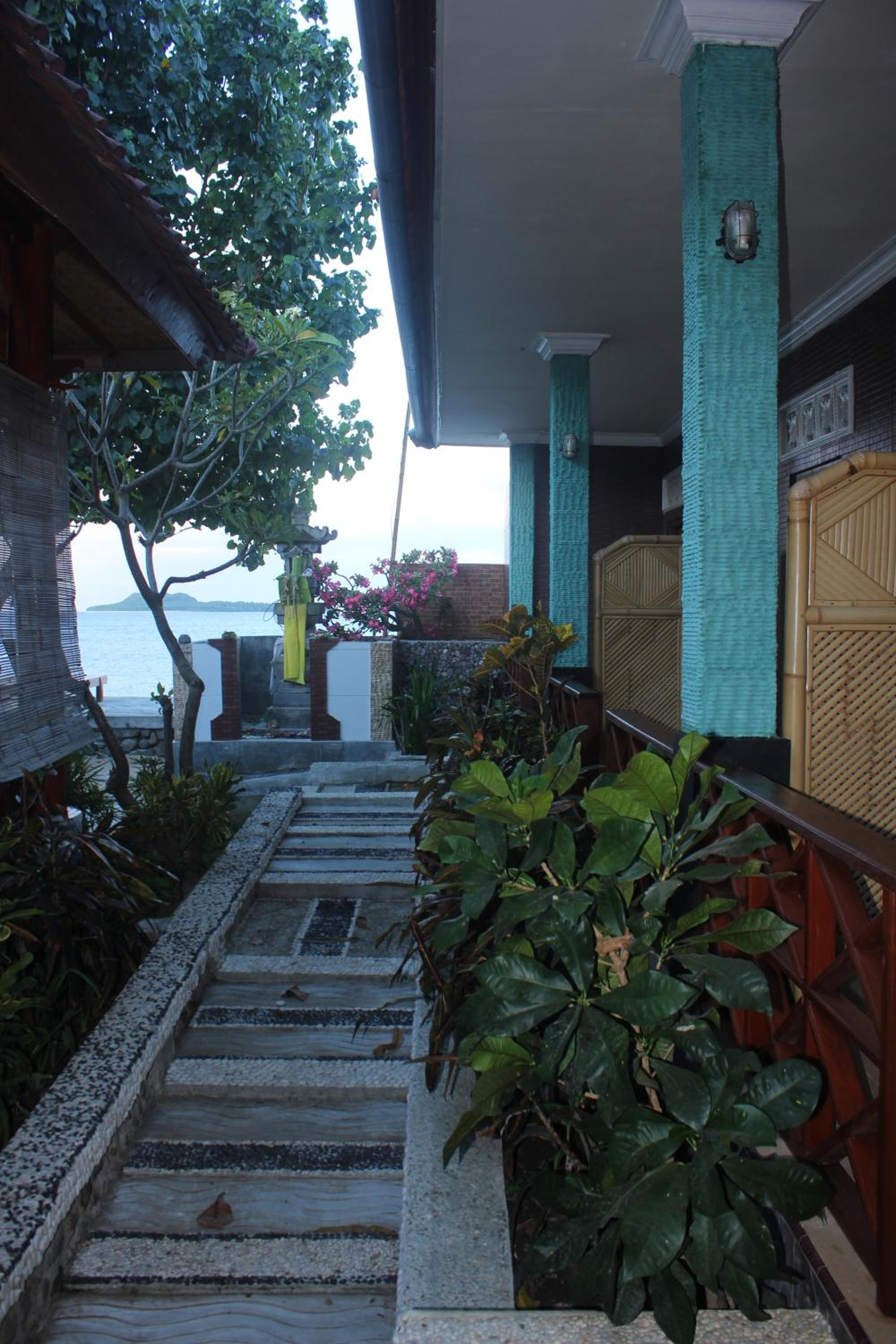 Krisna Bungalows and Restaurant