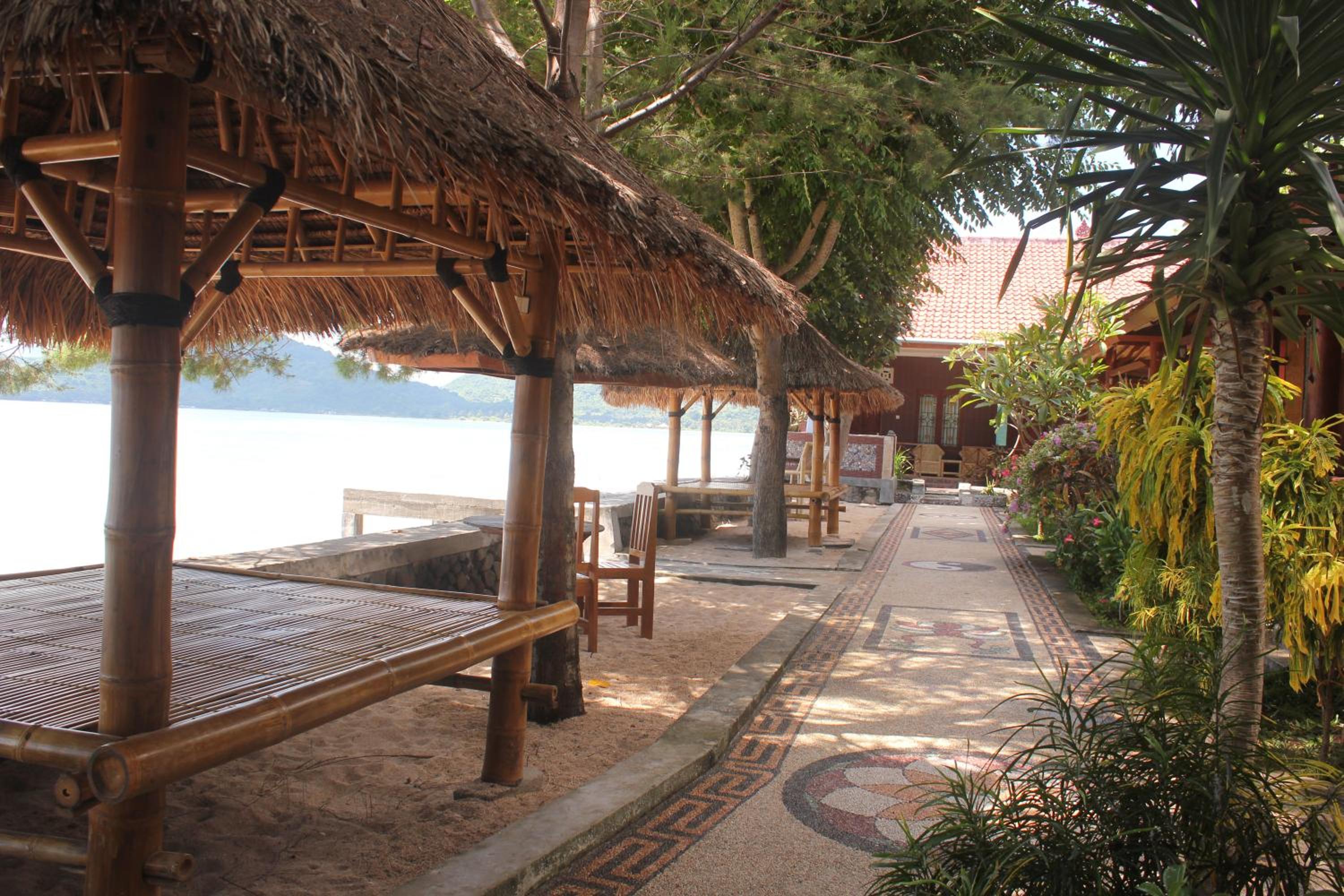 Krisna Bungalows and Restaurant