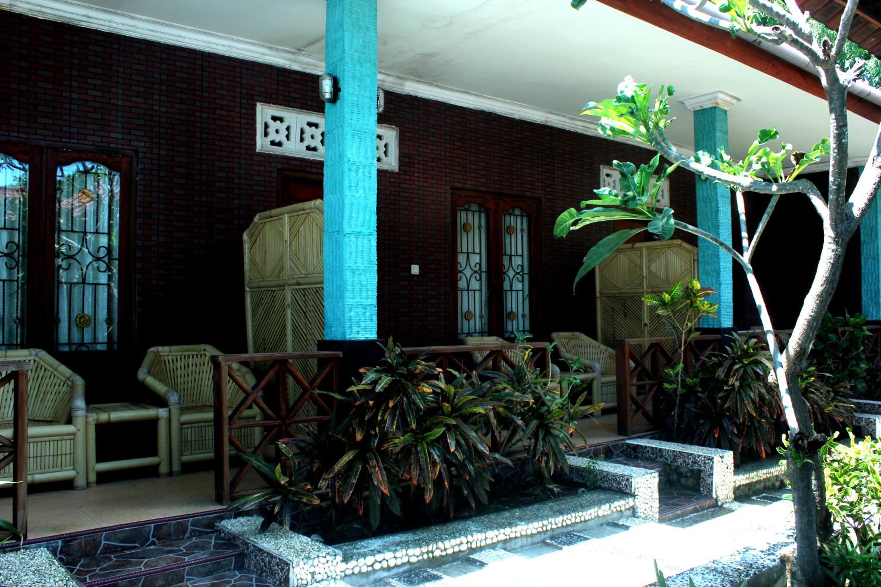 Krisna Bungalows and Restaurant