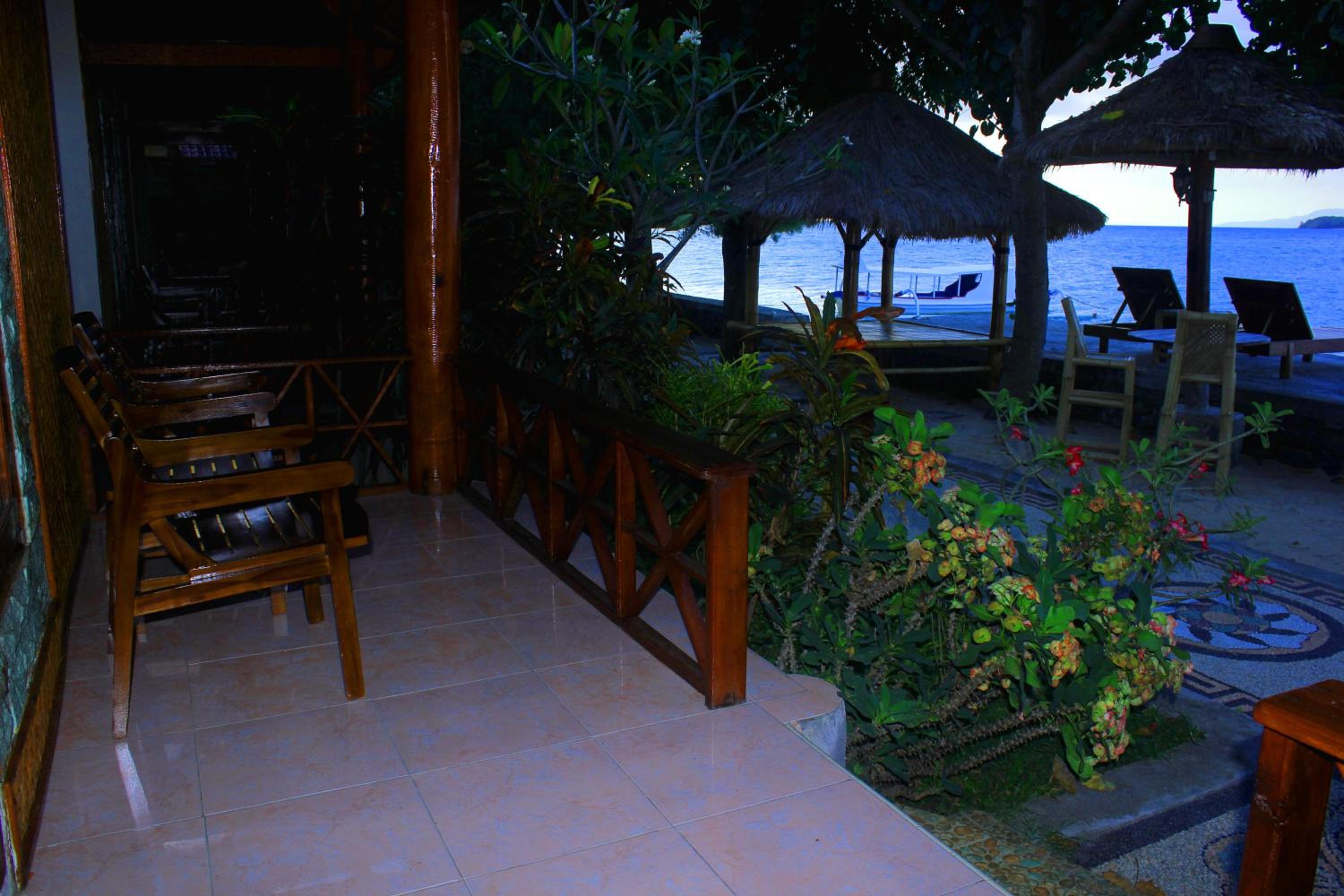 Krisna Bungalows and Restaurant