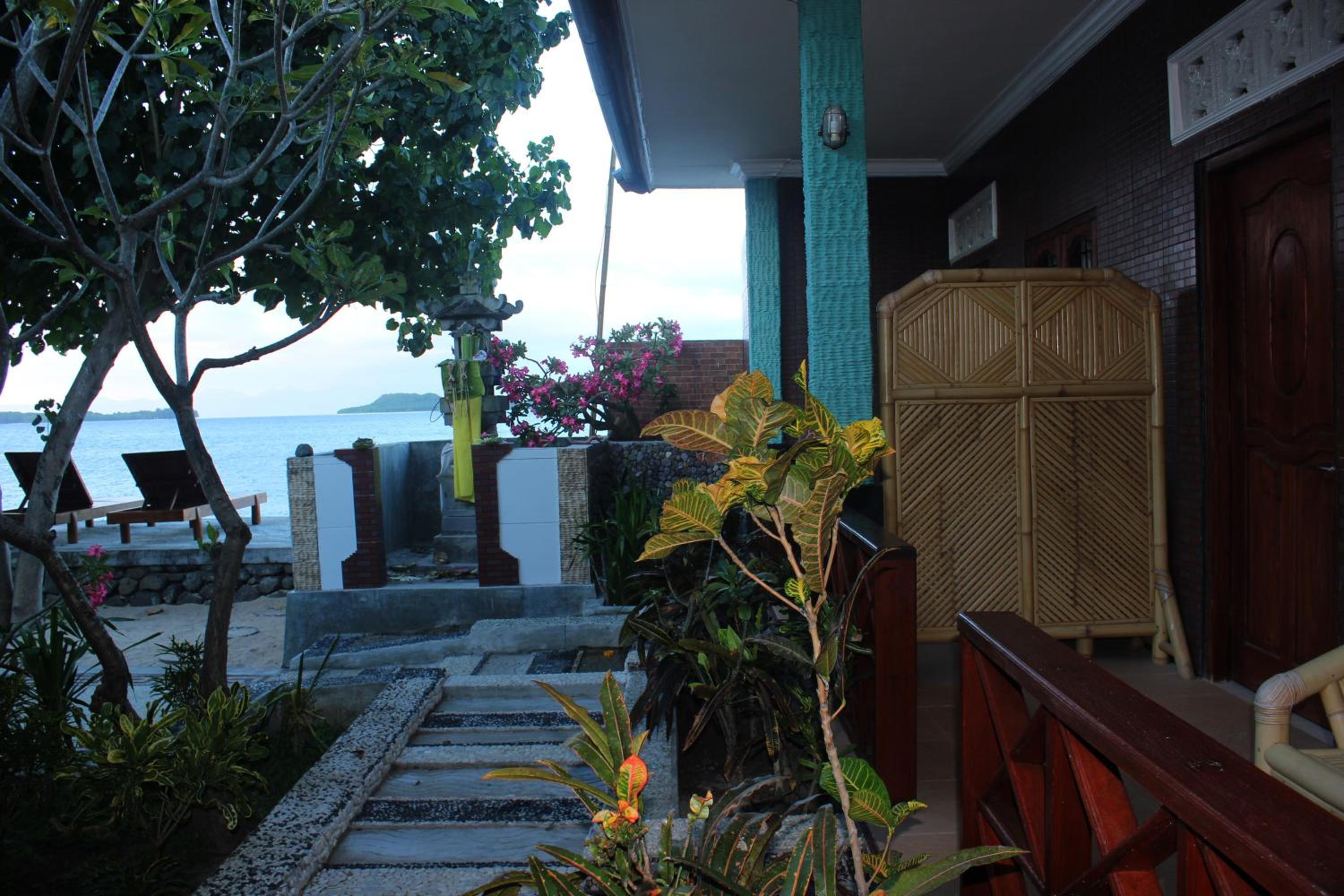 Krisna Bungalows and Restaurant