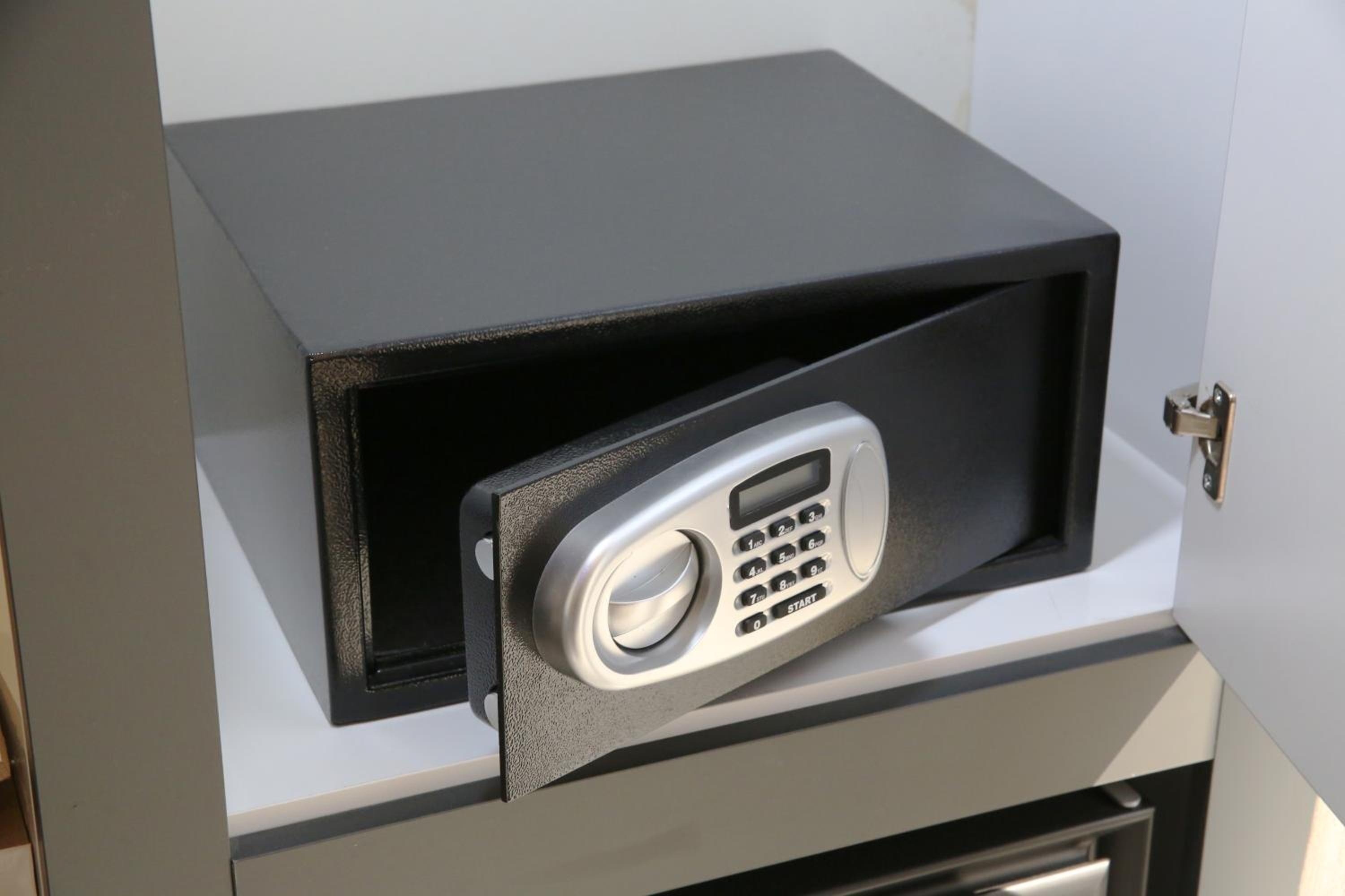 The Grand Tower Otel - Image 22