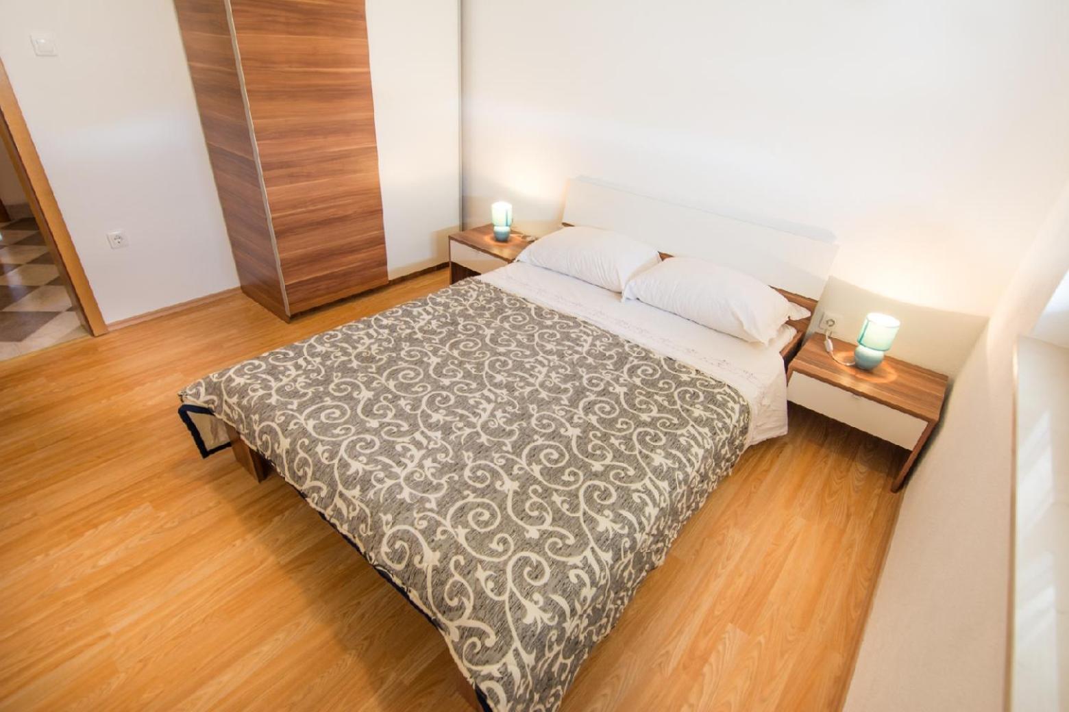 Apartman Marica with swimmingpool view 5