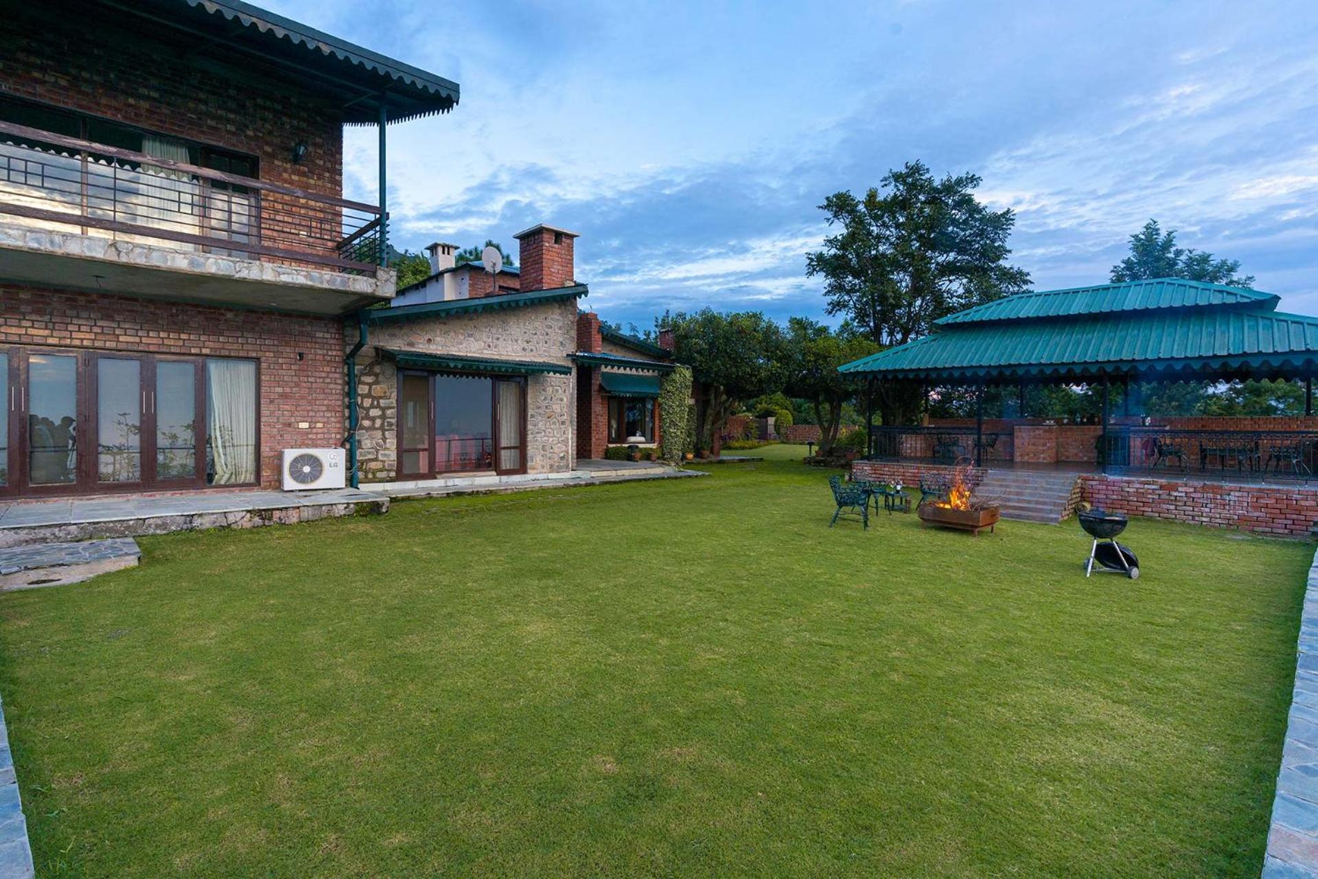 StayVista at Horizon 4BHK with Breakfast & Valley view view 2