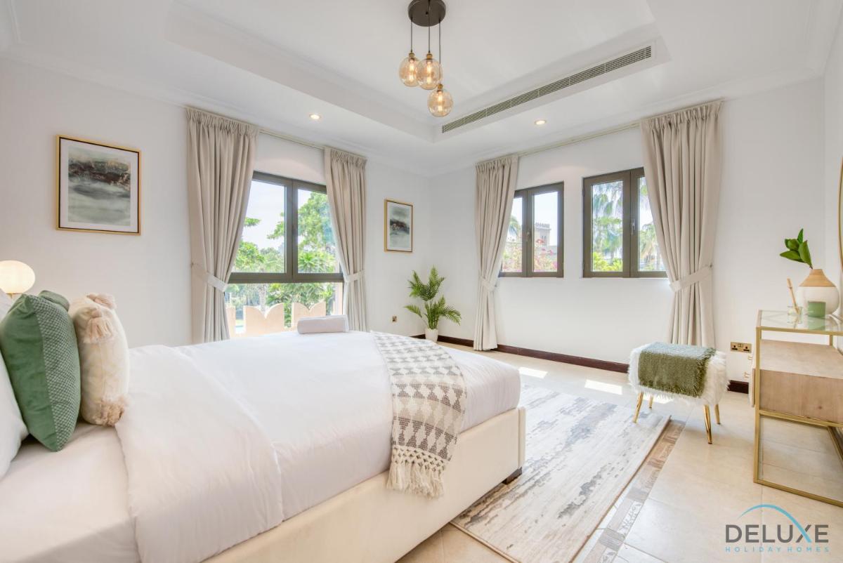 Splendid 5BR Villa at Canal Cove Palm Jumeirah by Deluxe Holiday Homes