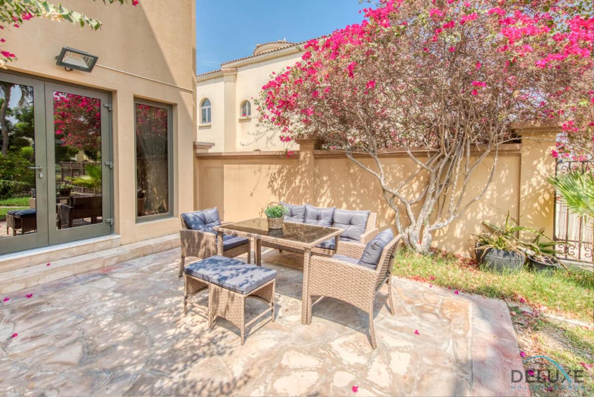 Splendid 5BR Villa at Canal Cove Palm Jumeirah by Deluxe Holiday Homes