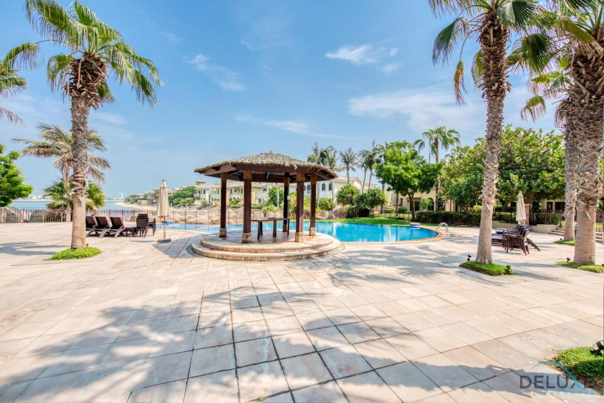 Splendid 5BR Villa at Canal Cove Palm Jumeirah by Deluxe Holiday Homes
