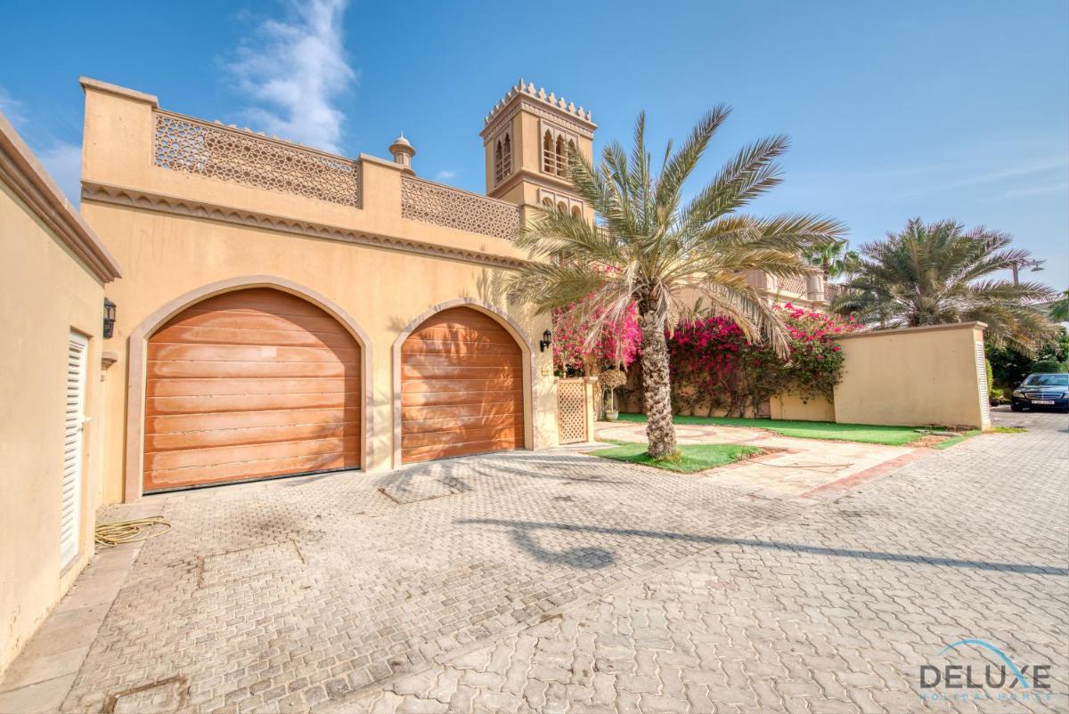 Splendid 5BR Villa at Canal Cove Palm Jumeirah by Deluxe Holiday Homes
