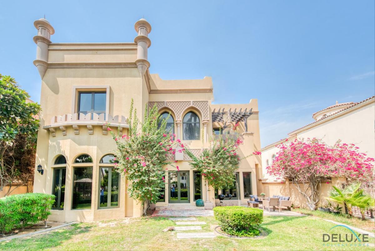 Splendid 5BR Villa at Canal Cove Palm Jumeirah by Deluxe Holiday Homes