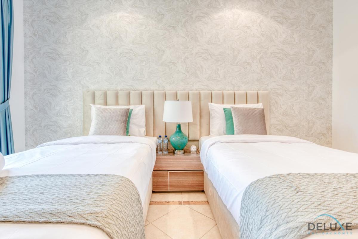 Splendid 5BR Villa at Canal Cove Palm Jumeirah by Deluxe Holiday Homes