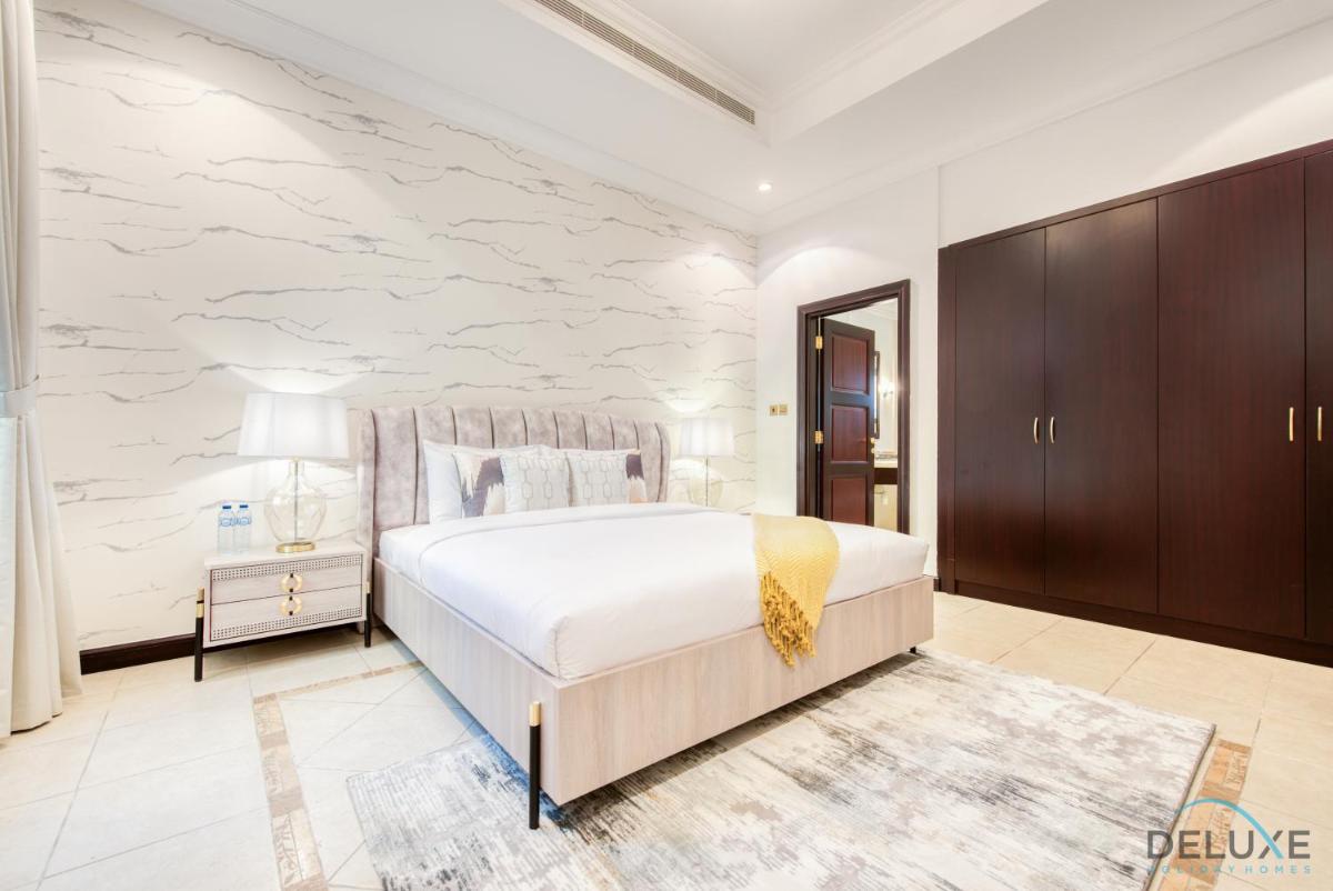 Splendid 5BR Villa at Canal Cove Palm Jumeirah by Deluxe Holiday Homes