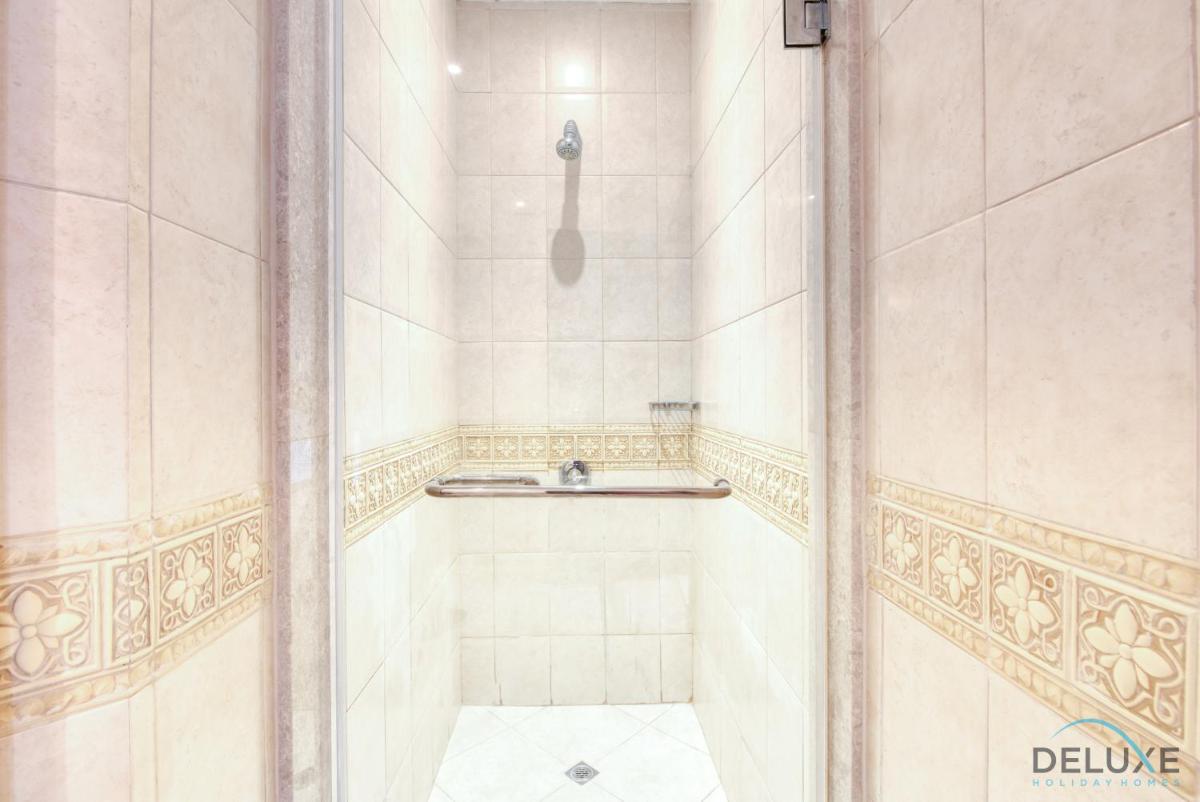 Splendid 5BR Villa at Canal Cove Palm Jumeirah by Deluxe Holiday Homes