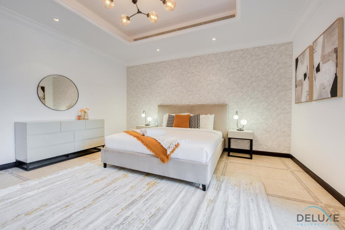 Splendid 5BR Villa at Canal Cove Palm Jumeirah by Deluxe Holiday Homes