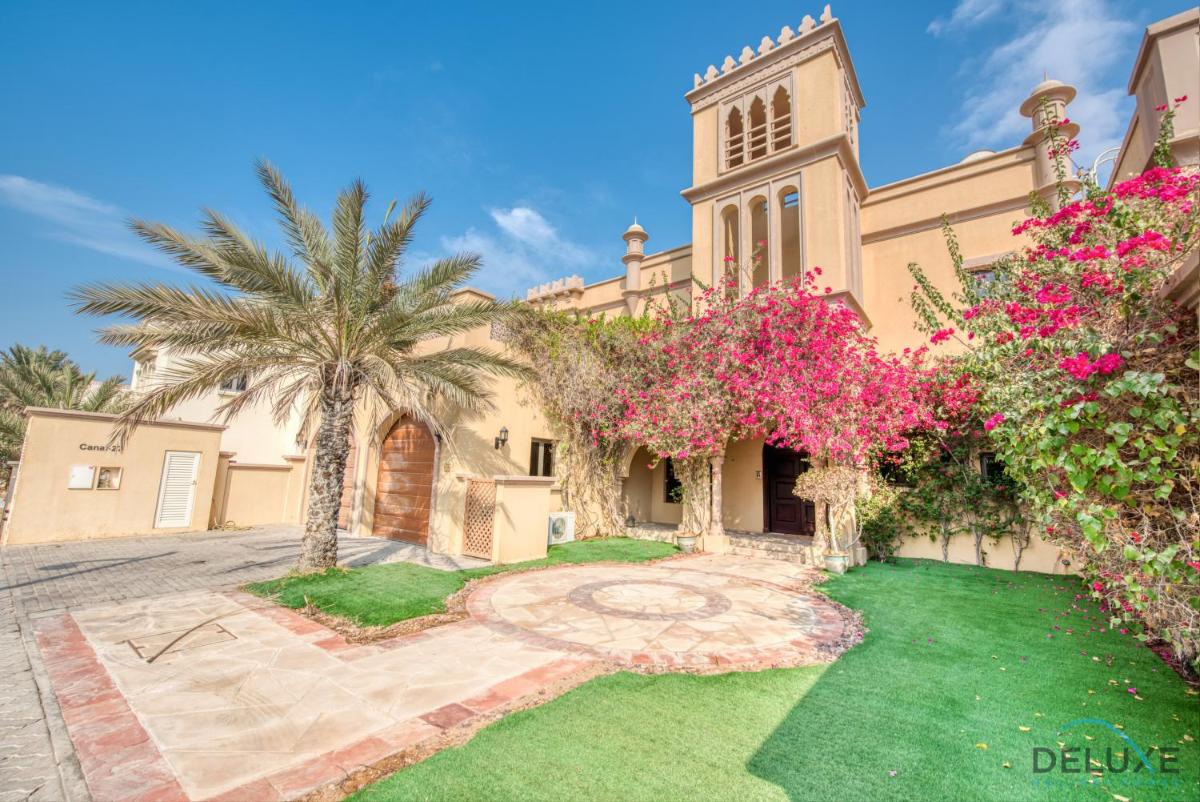 Splendid 5BR Villa at Canal Cove Palm Jumeirah by Deluxe Holiday Homes