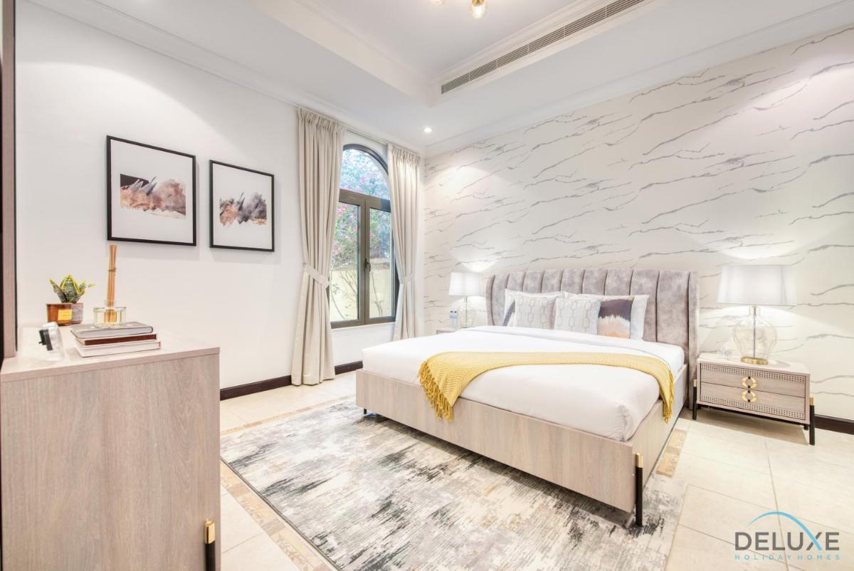 Splendid 5BR Villa at Canal Cove Palm Jumeirah by Deluxe Holiday Homes
