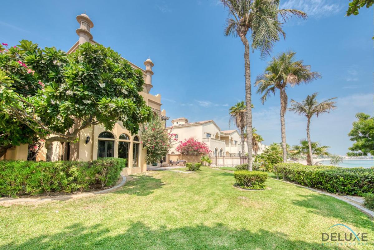 Splendid 5BR Villa at Canal Cove Palm Jumeirah by Deluxe Holiday Homes