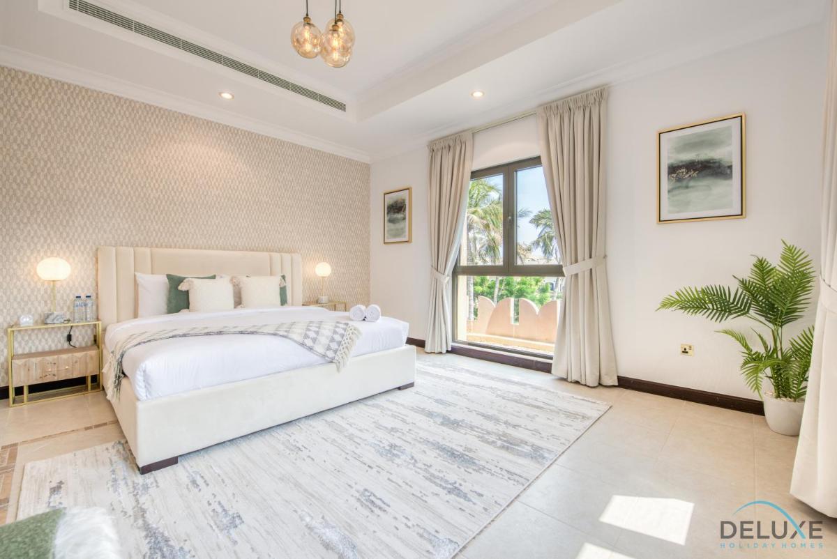 Splendid 5BR Villa at Canal Cove Palm Jumeirah by Deluxe Holiday Homes