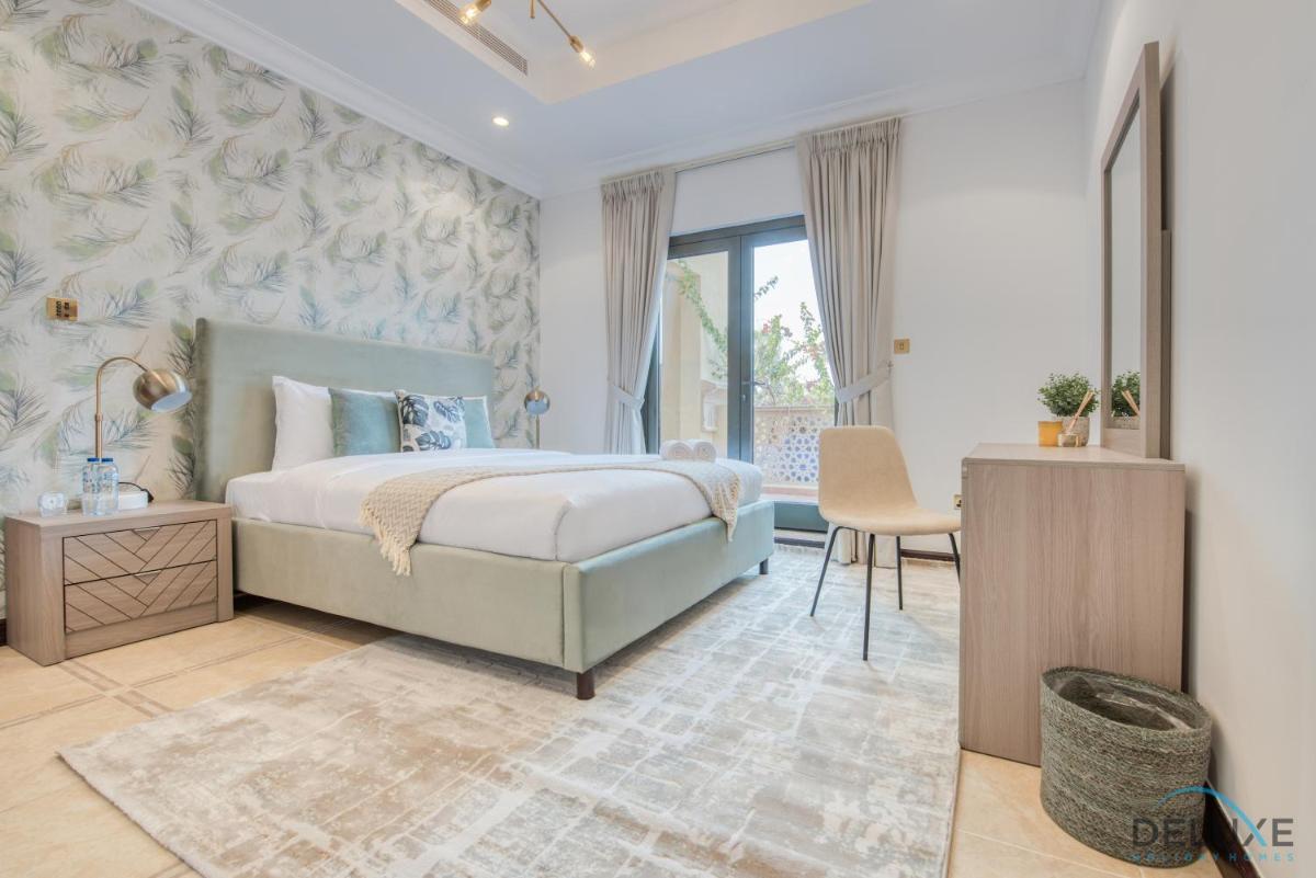 Splendid 5BR Villa at Canal Cove Palm Jumeirah by Deluxe Holiday Homes
