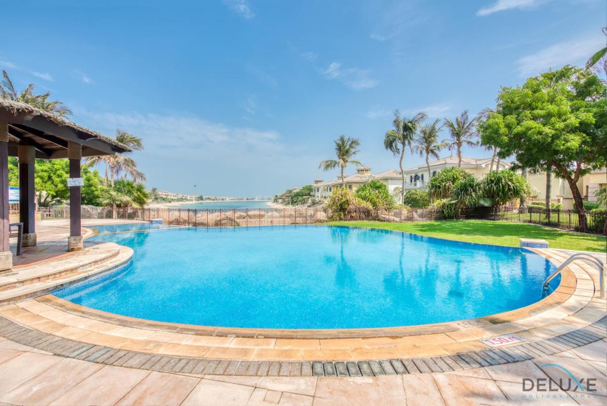 Splendid 5BR Villa at Canal Cove Palm Jumeirah by Deluxe Holiday Homes