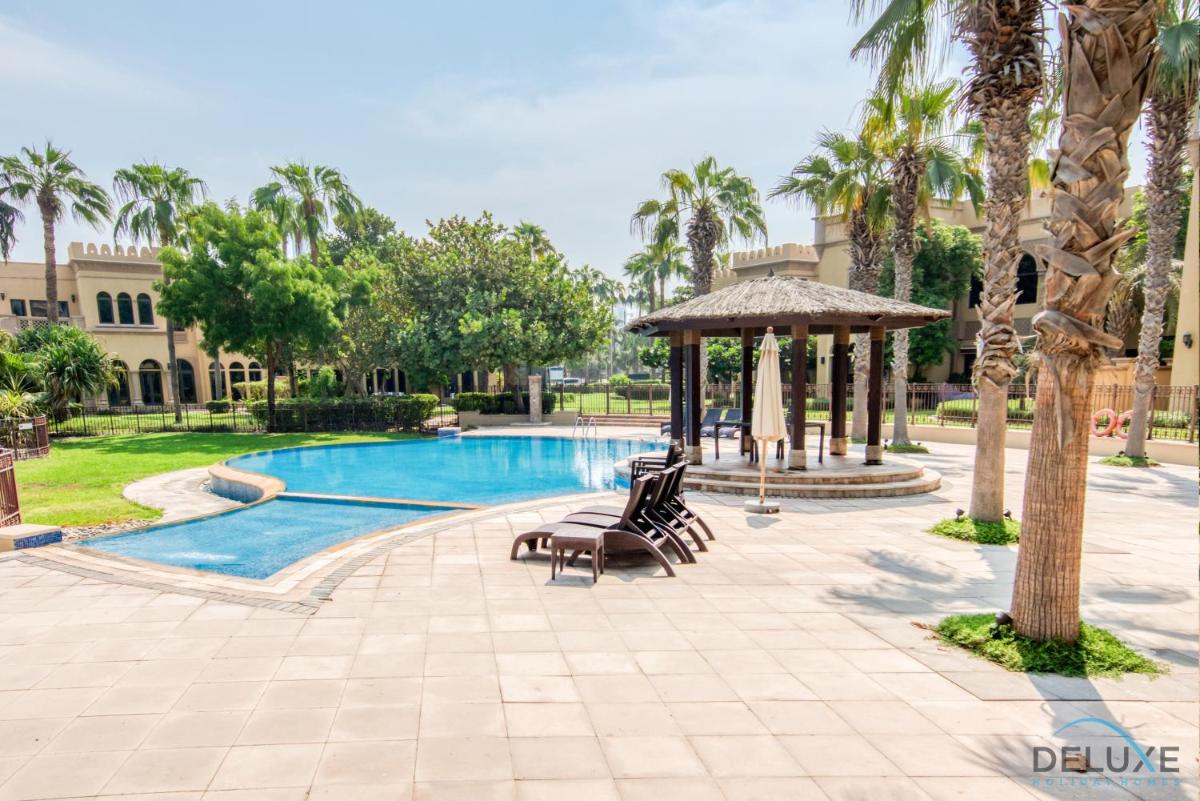 Splendid 5BR Villa at Canal Cove Palm Jumeirah by Deluxe Holiday Homes
