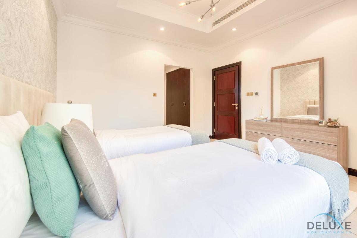Splendid 5BR Villa at Canal Cove Palm Jumeirah by Deluxe Holiday Homes