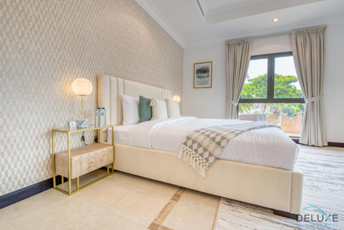 Splendid 5BR Villa at Canal Cove Palm Jumeirah by Deluxe Holiday Homes
