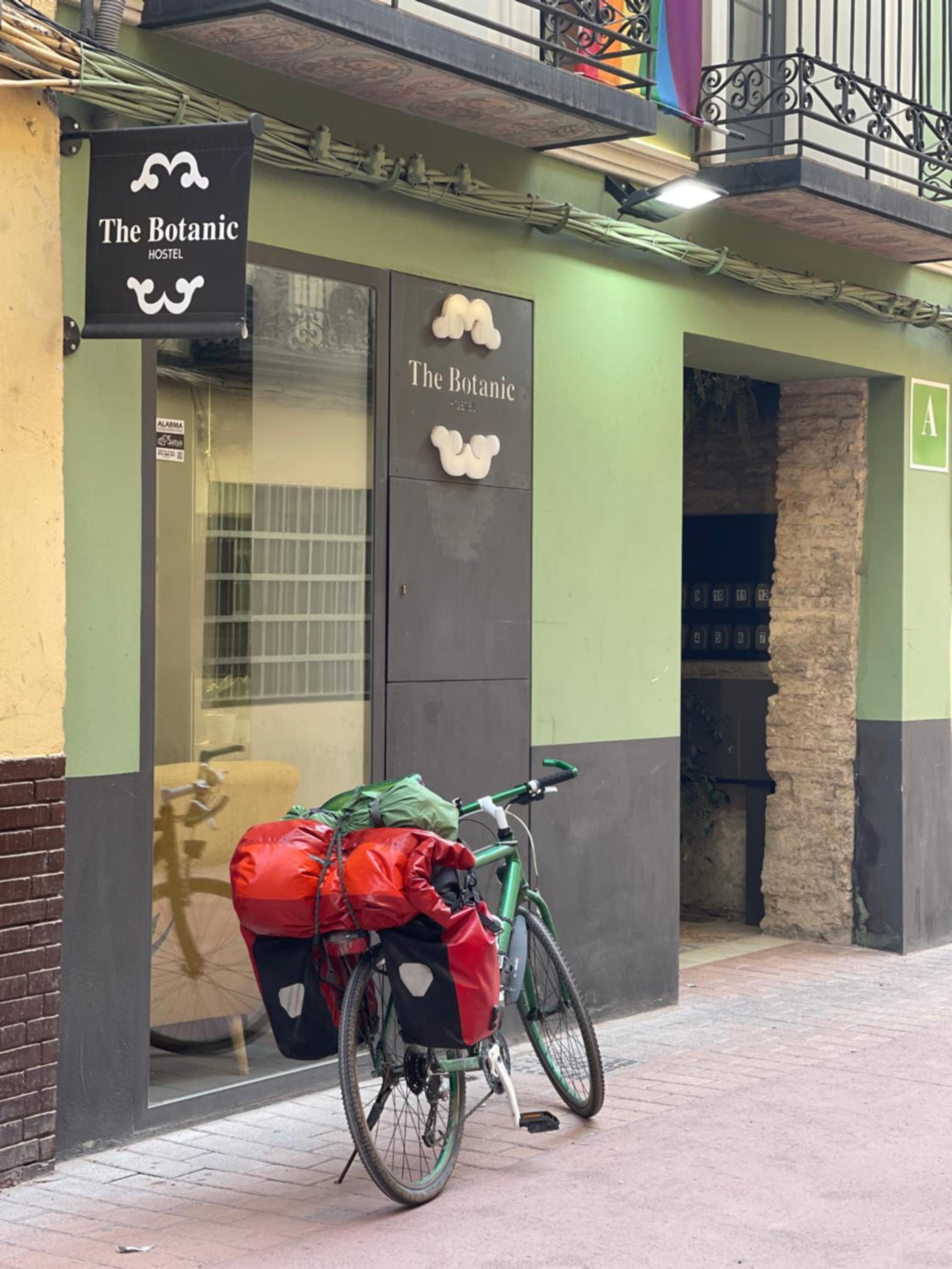VTZ The Botanic Hostel - Image 3