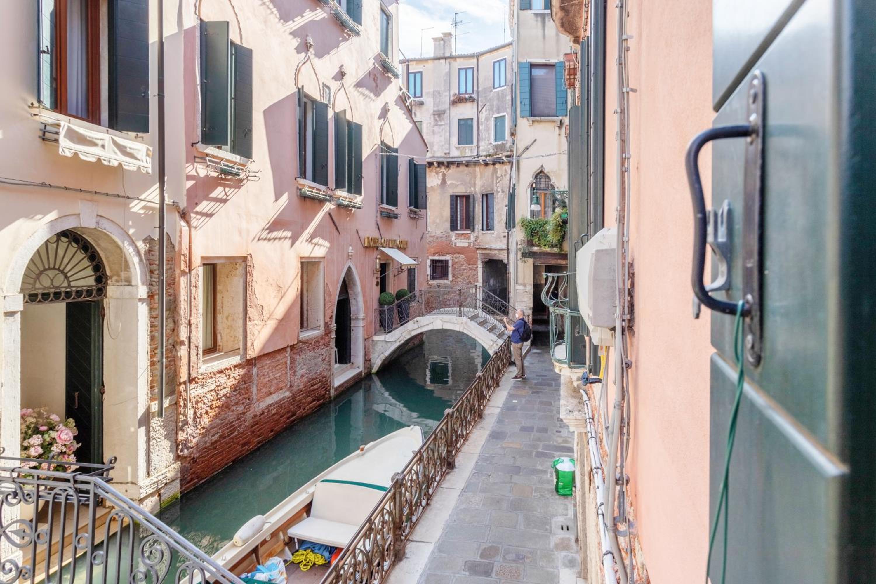 GuestHost - Castello Appartamento con vista sul Canale x6
