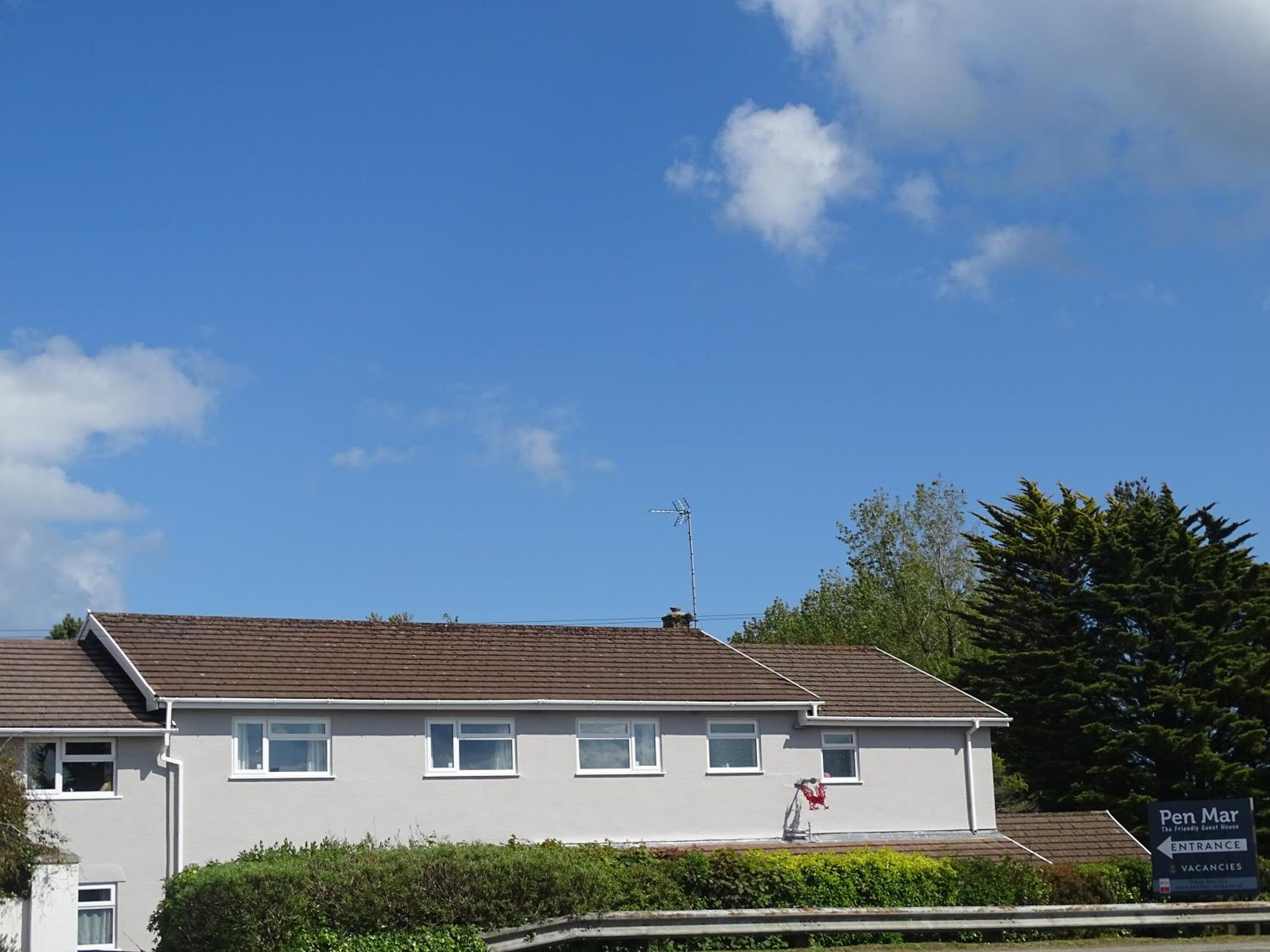 Hotel Pen Mar Guest House - Image 1